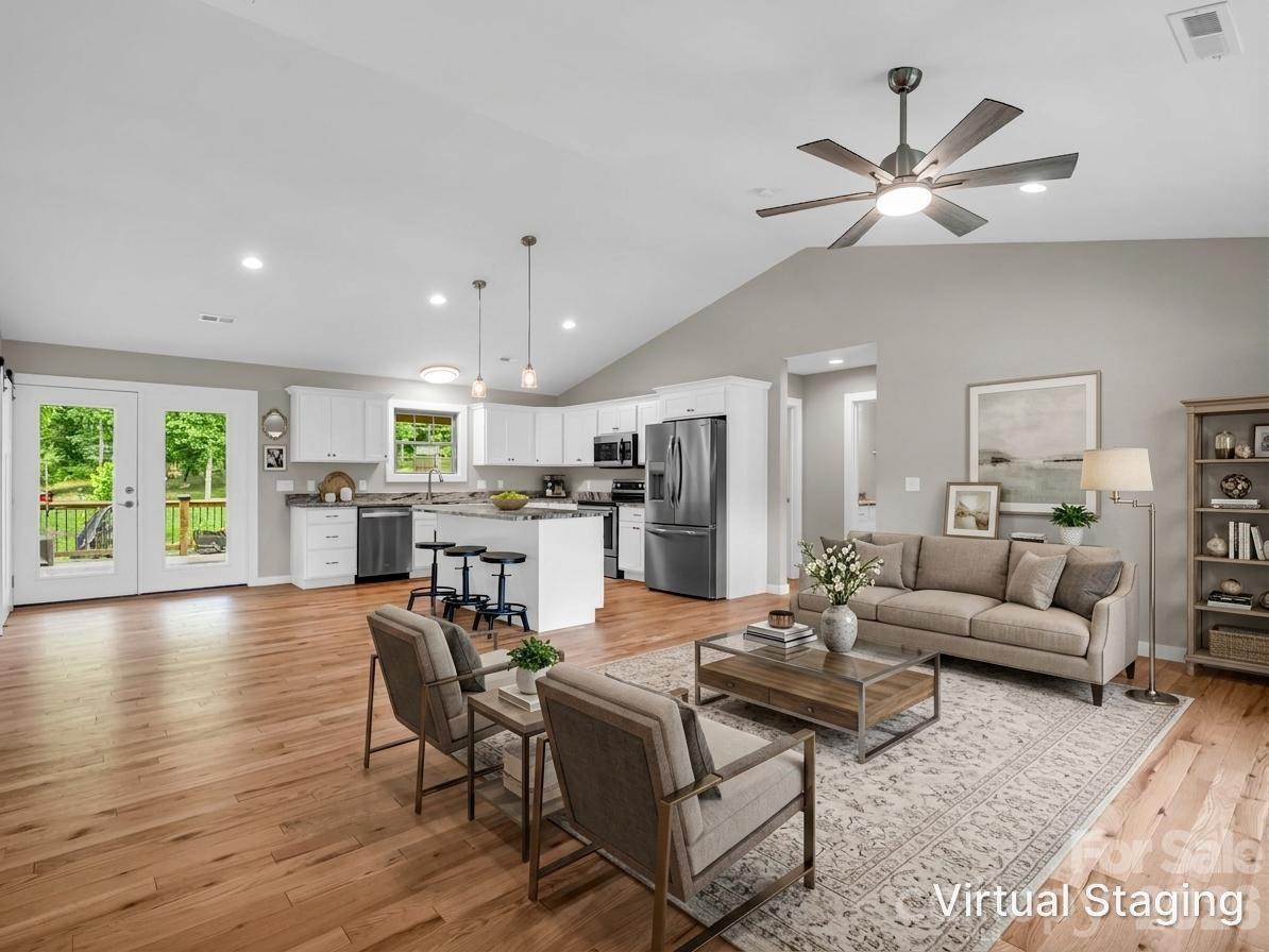 100 Walt Drive — Hendersonville