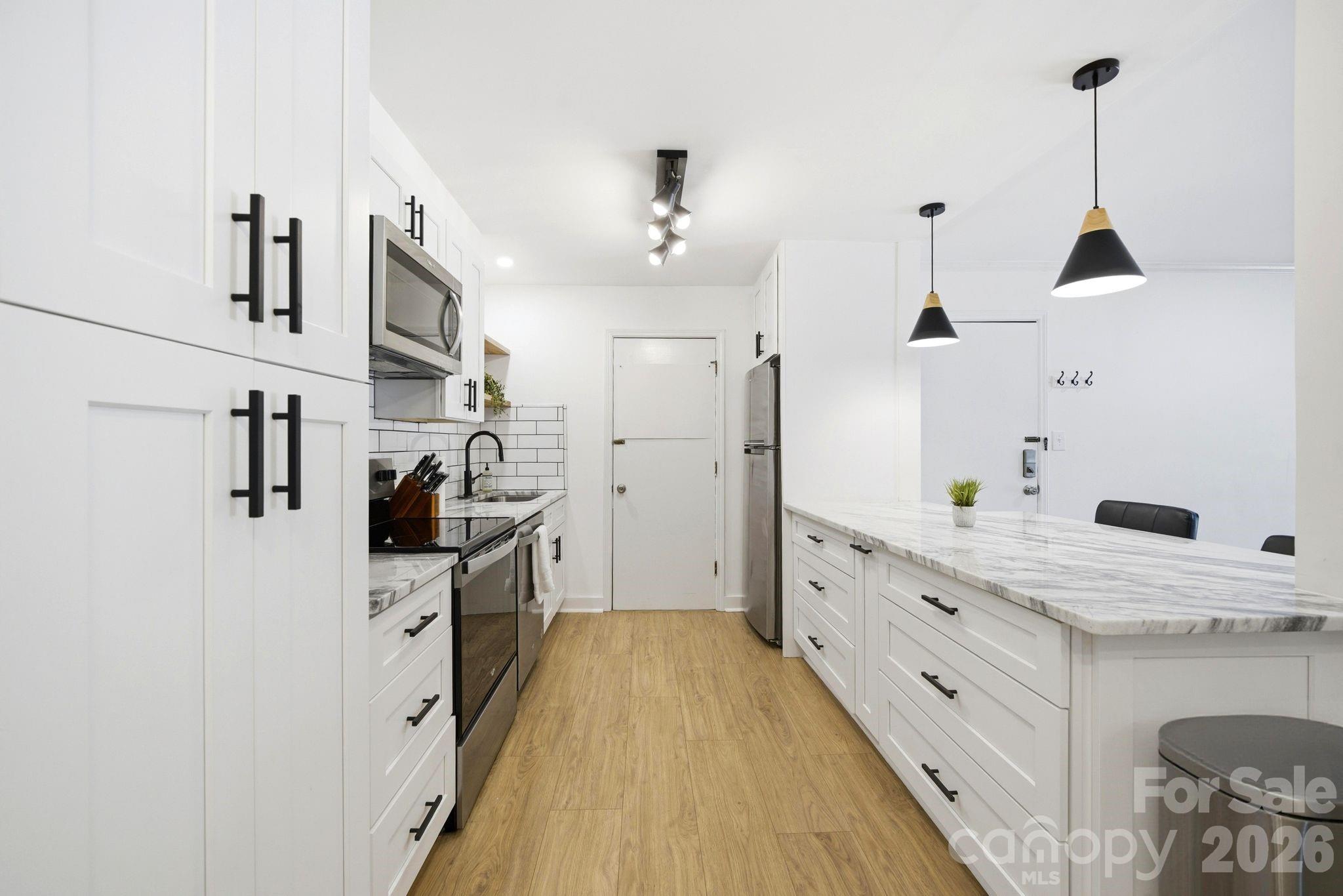 4739 Hedgemore Drive — Charlotte