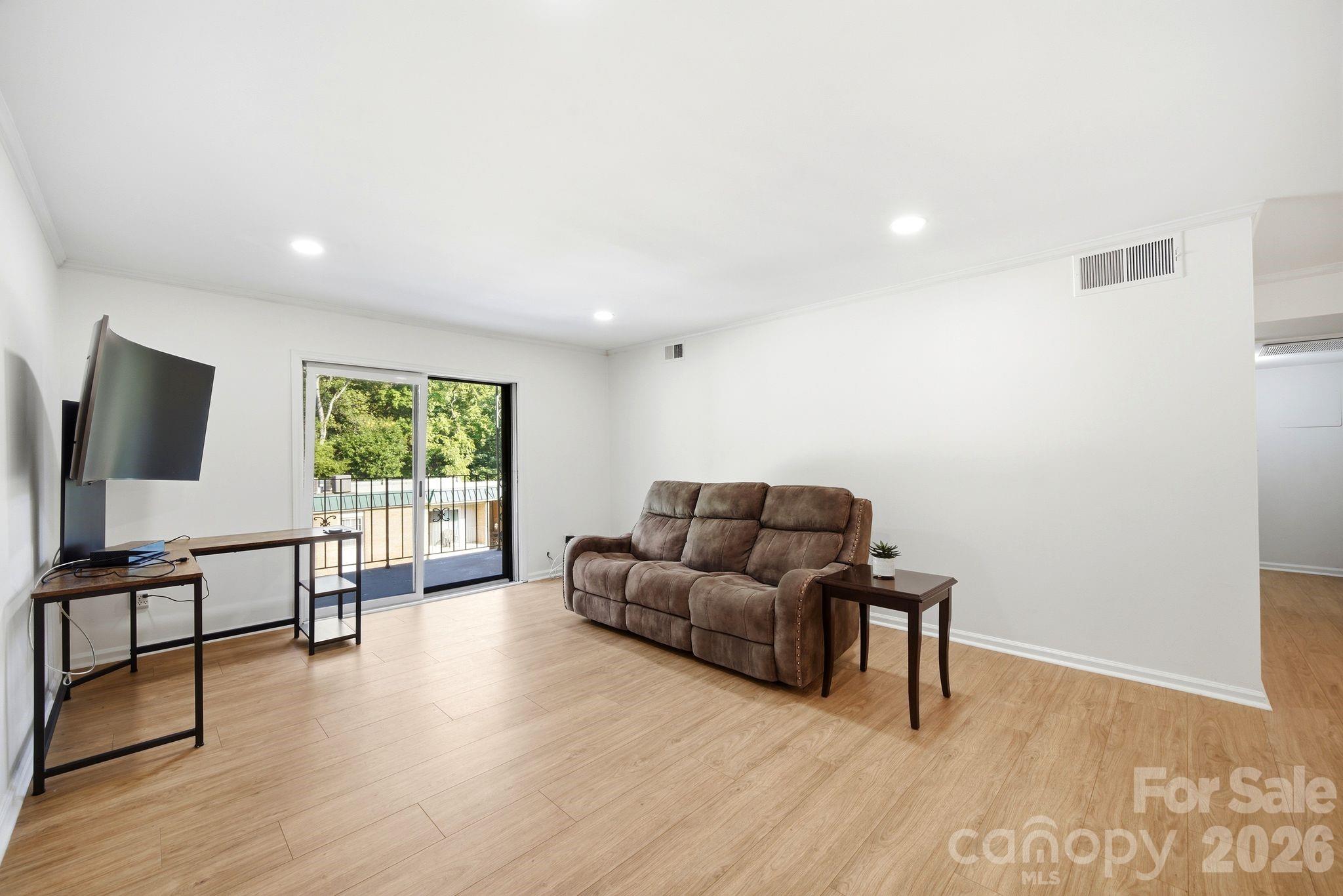 4739 Hedgemore Drive — Charlotte