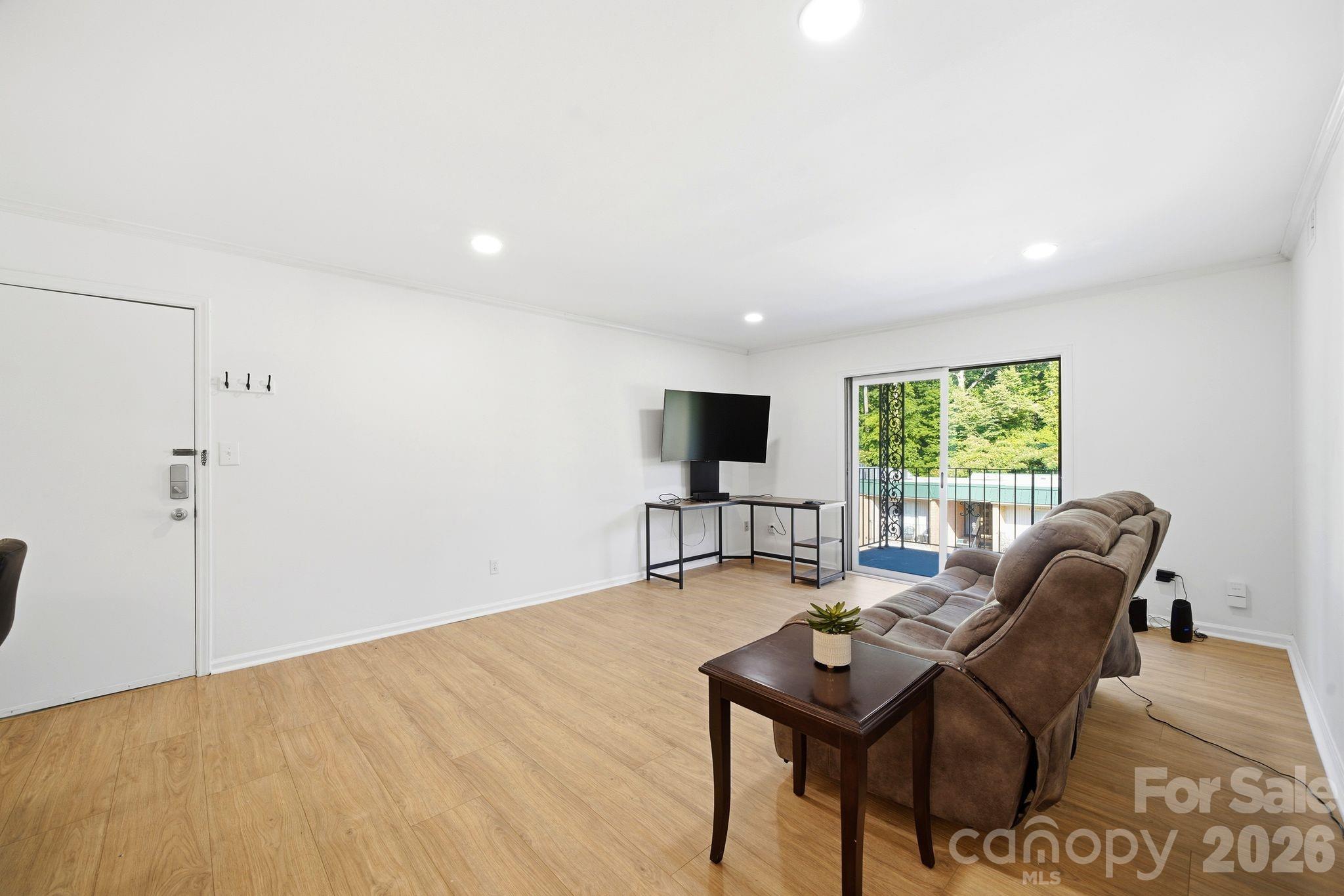 4739 Hedgemore Drive — Charlotte