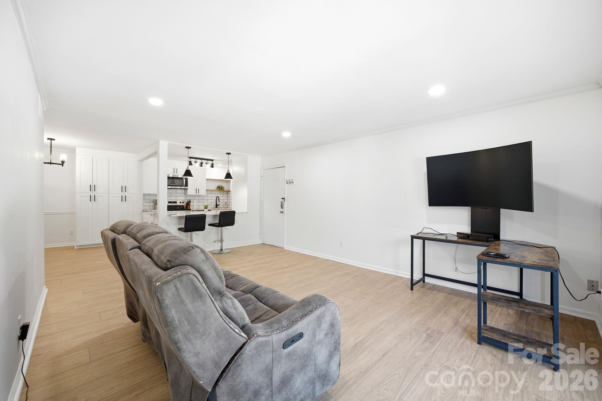 4739 Hedgemore Drive — Charlotte