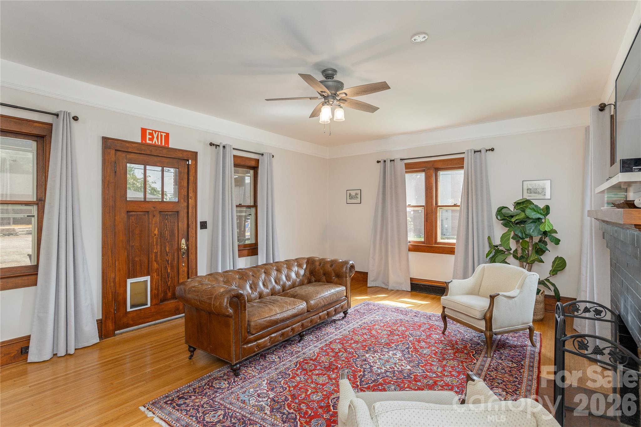 831 Oakland Street — Hendersonville