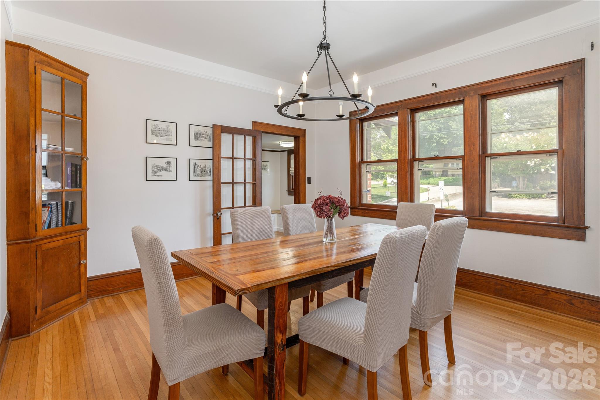 831 Oakland Street — Hendersonville