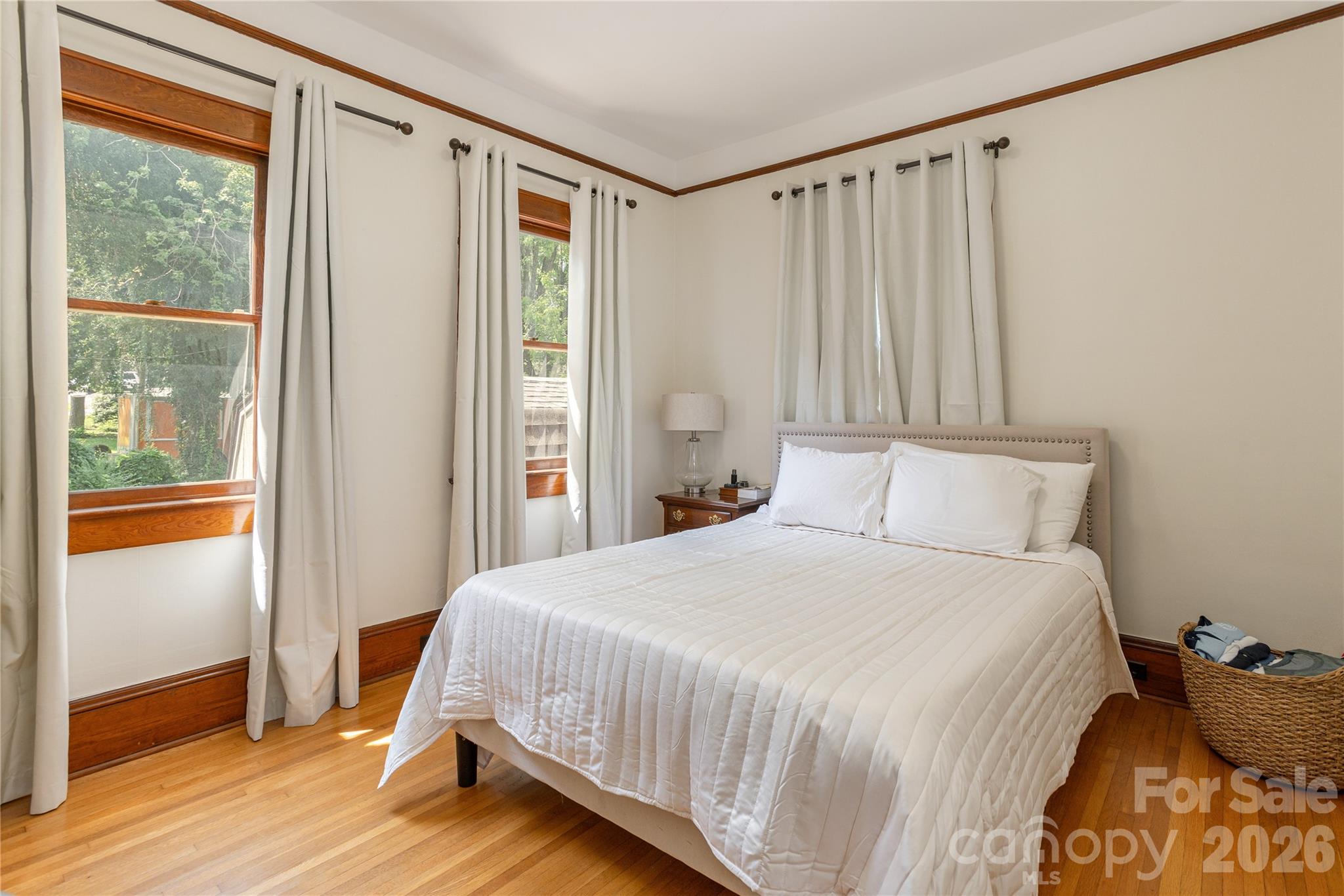 831 Oakland Street — Hendersonville