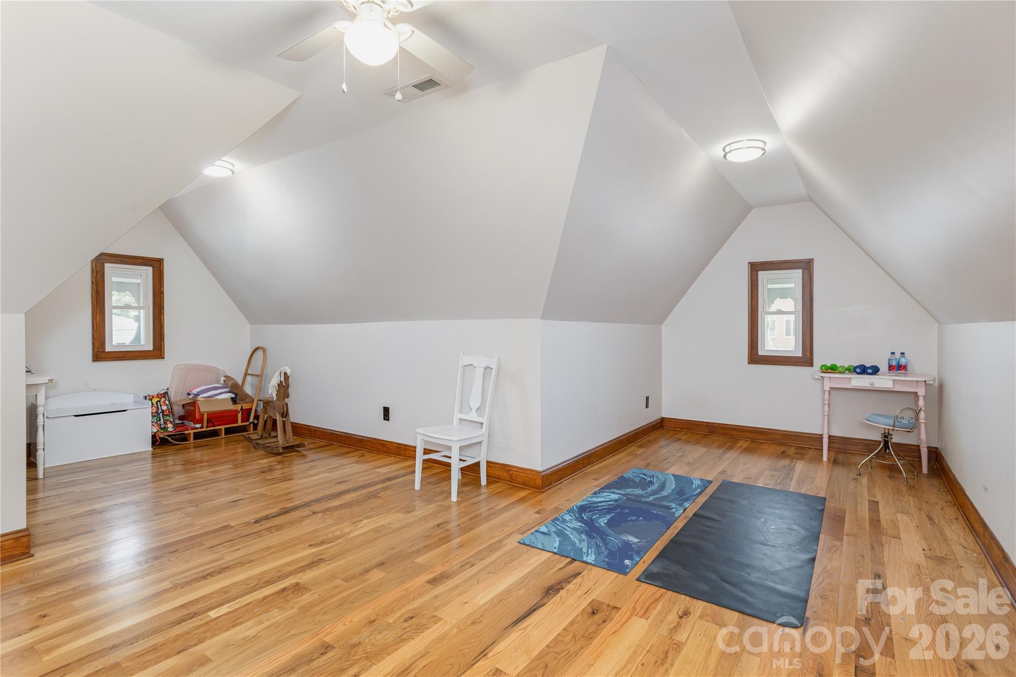 831 Oakland Street — Hendersonville