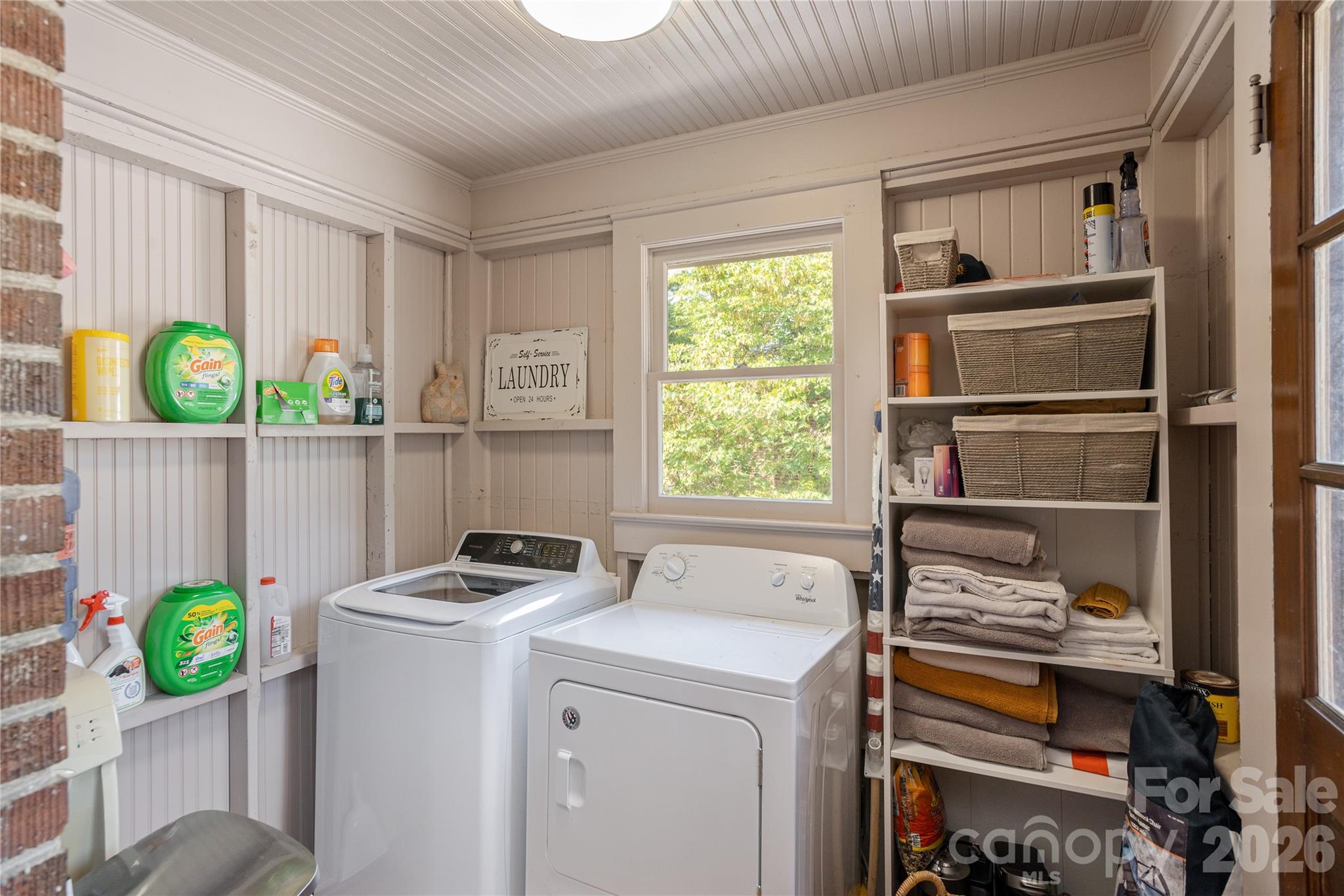 831 Oakland Street — Hendersonville