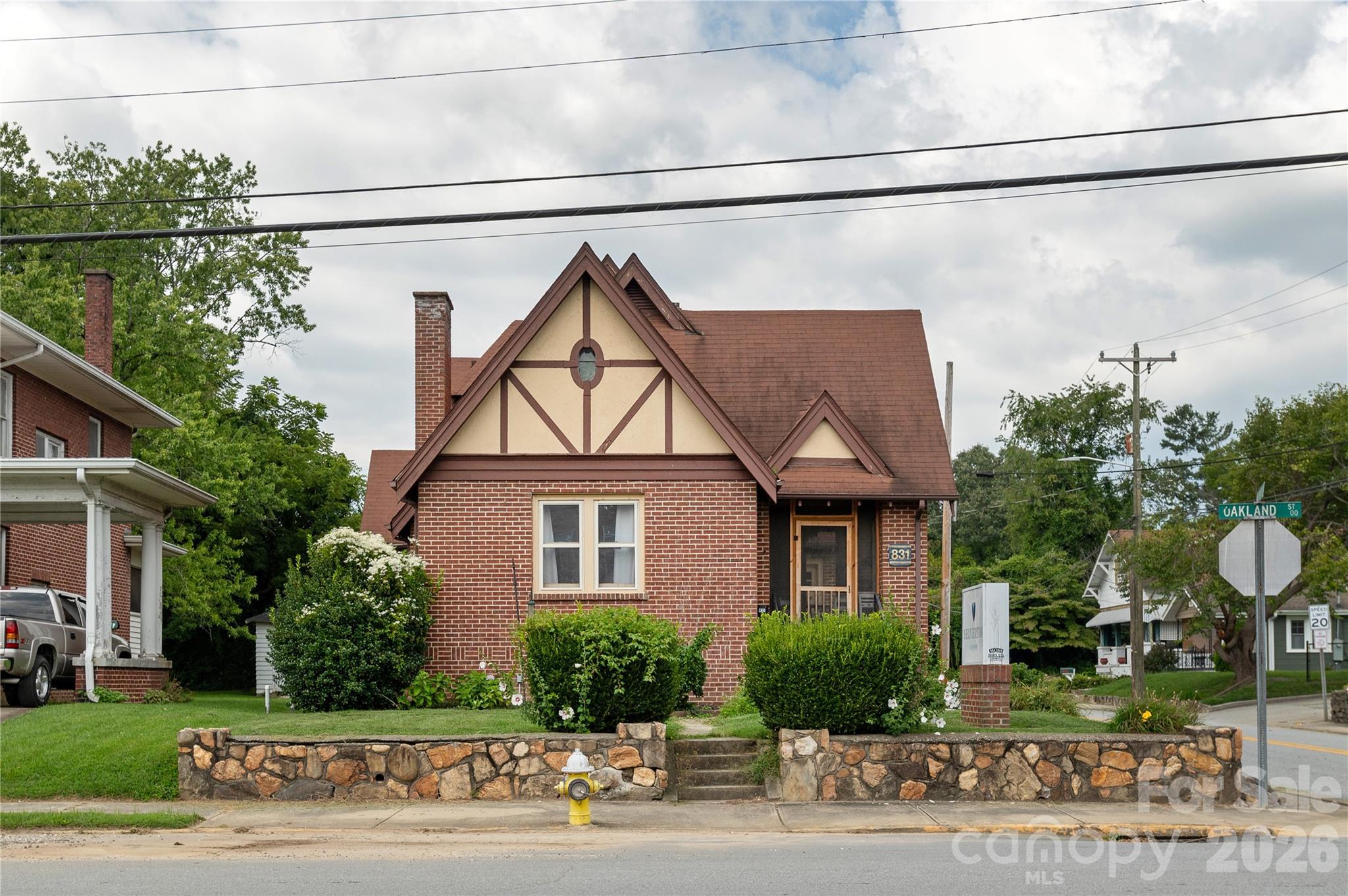 831 Oakland Street — Hendersonville