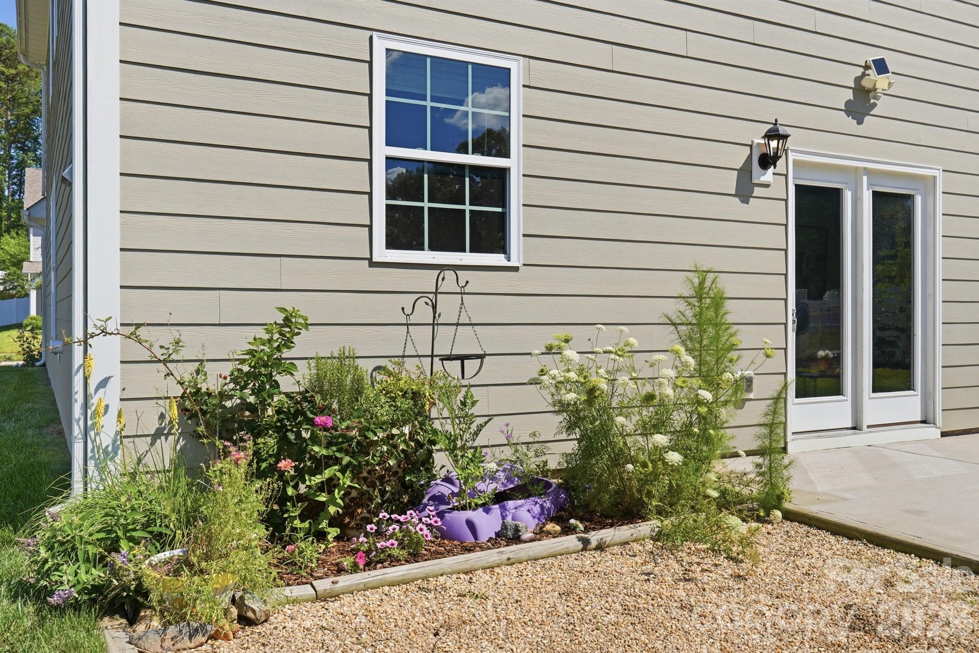 2431 Napa Terrace — Clover
