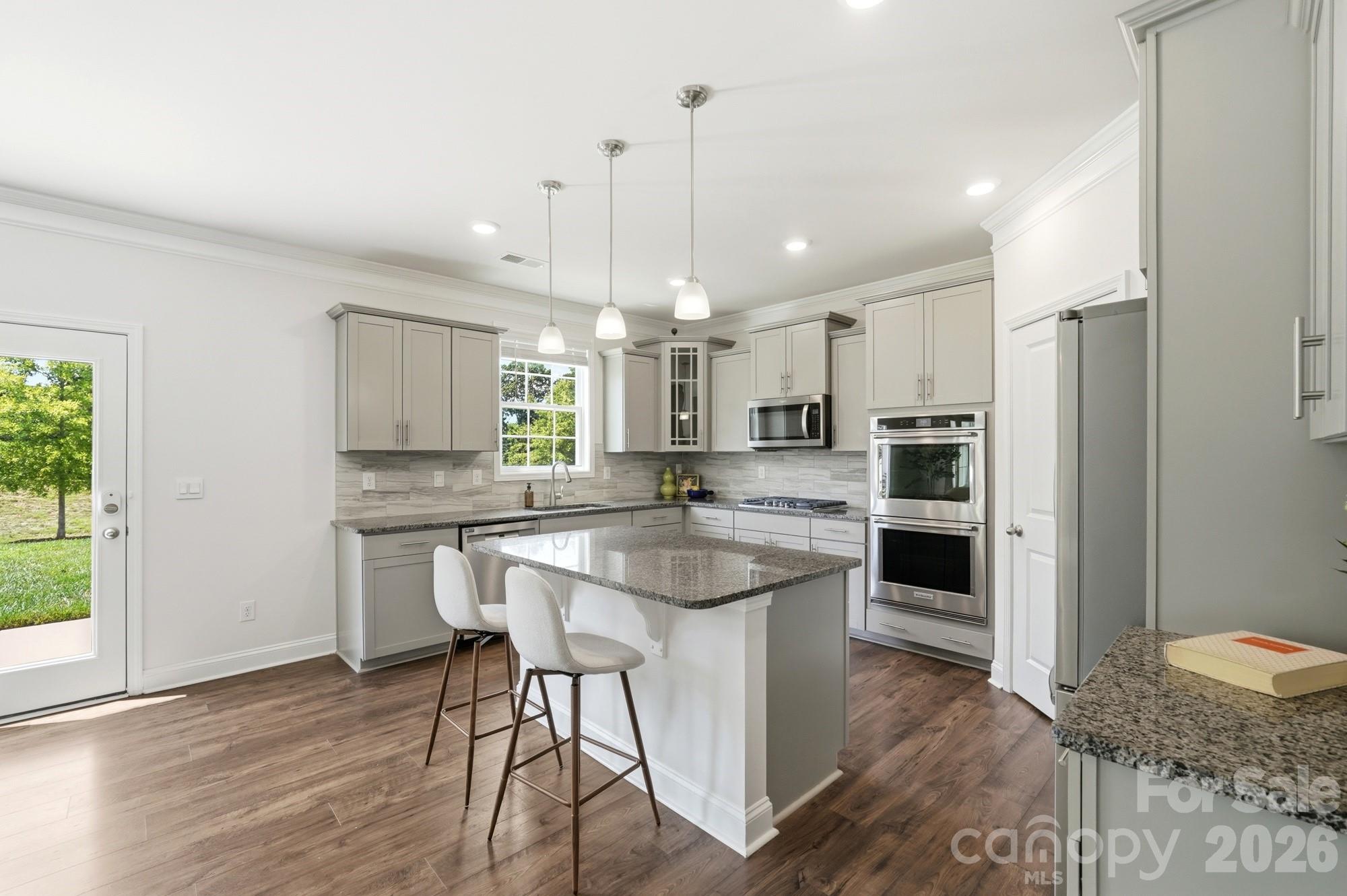 2431 Napa Terrace — Clover