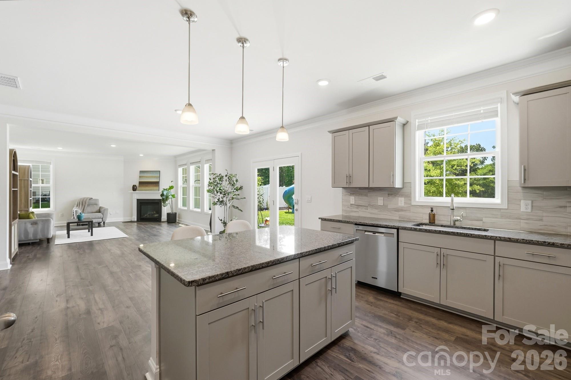 2431 Napa Terrace — Clover