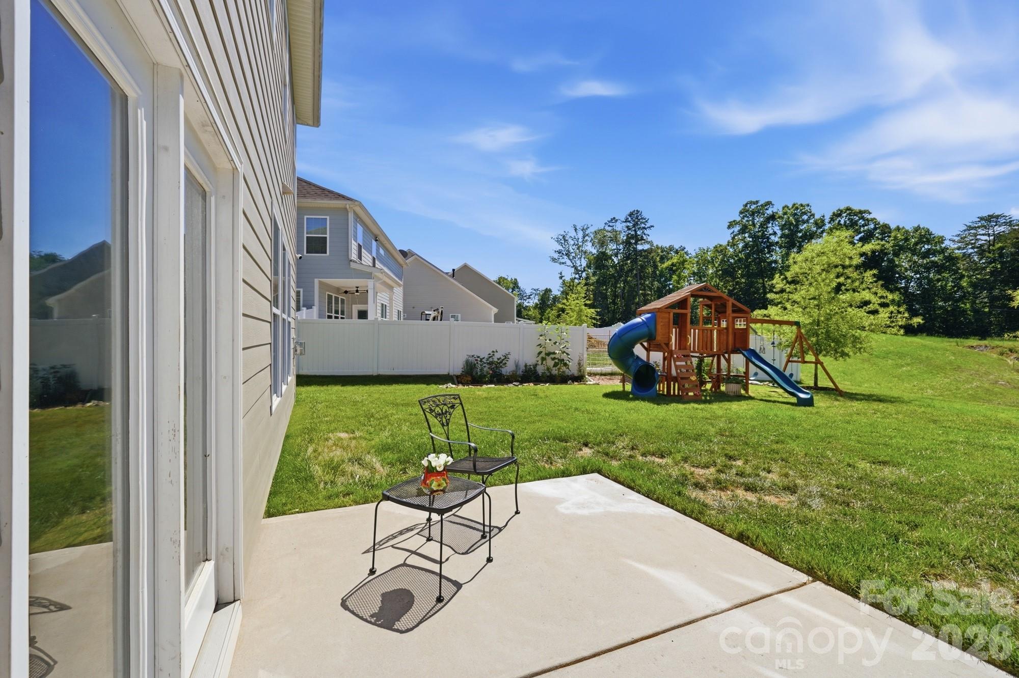 2431 Napa Terrace — Clover