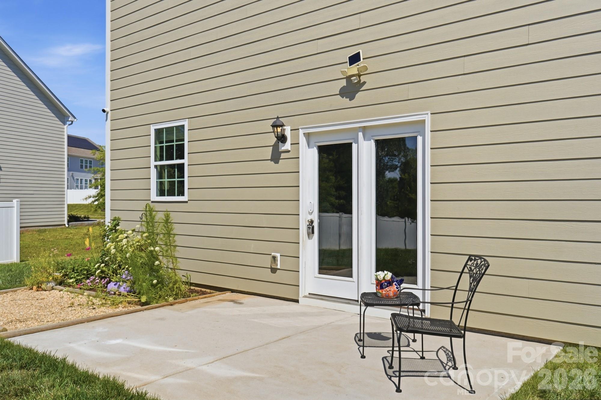 2431 Napa Terrace — Clover