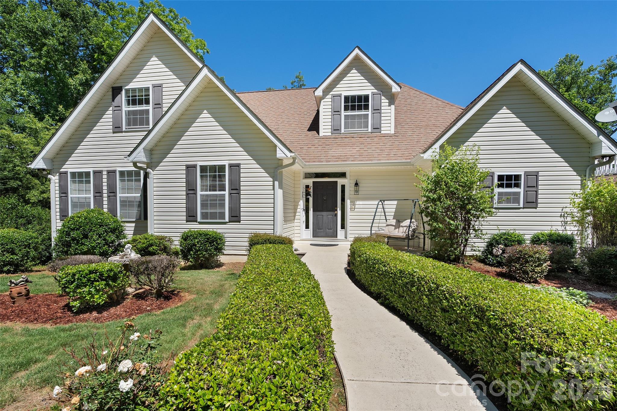 637 April Park — Waynesville