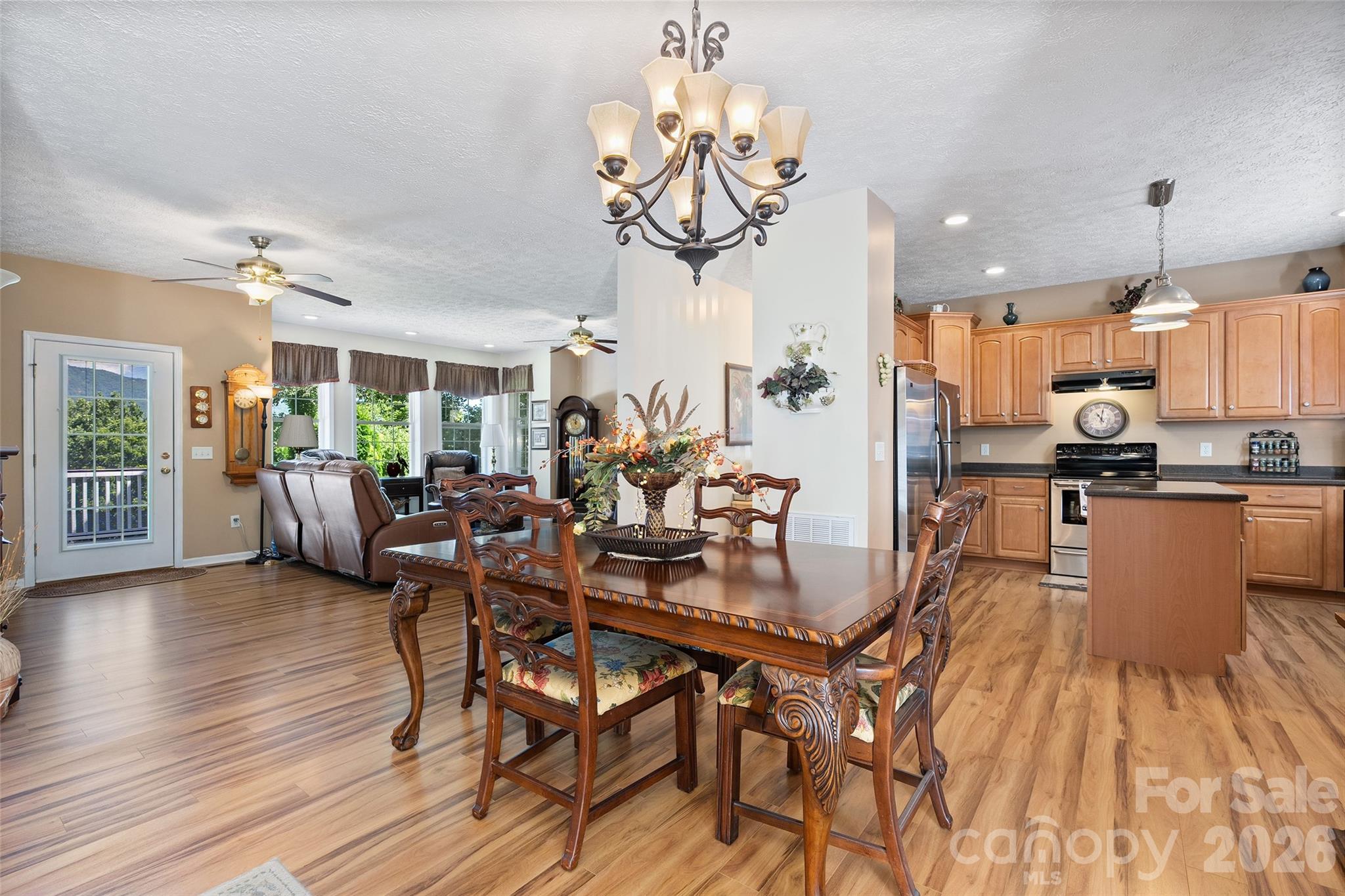 637 April Park — Waynesville