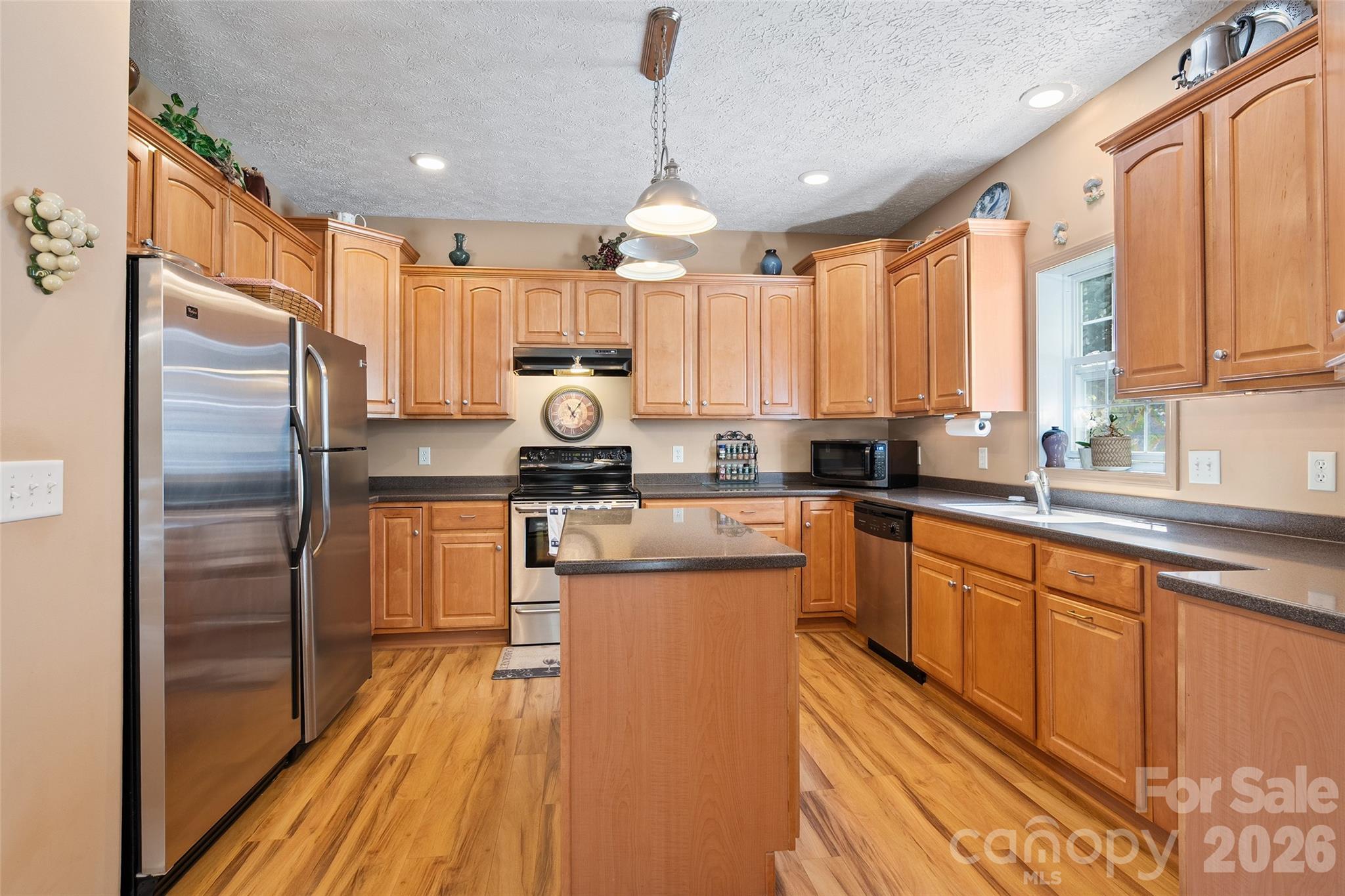 637 April Park — Waynesville
