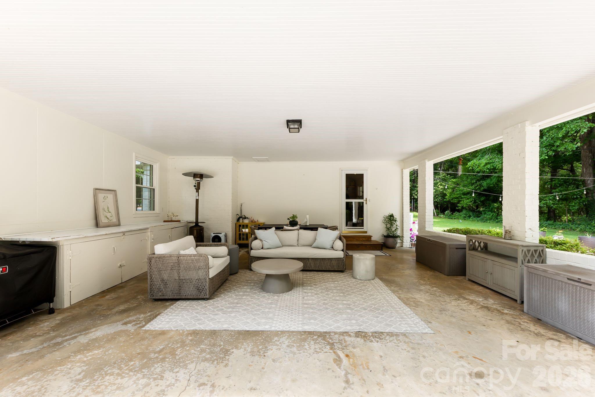 6620 Newhall Road — Charlotte