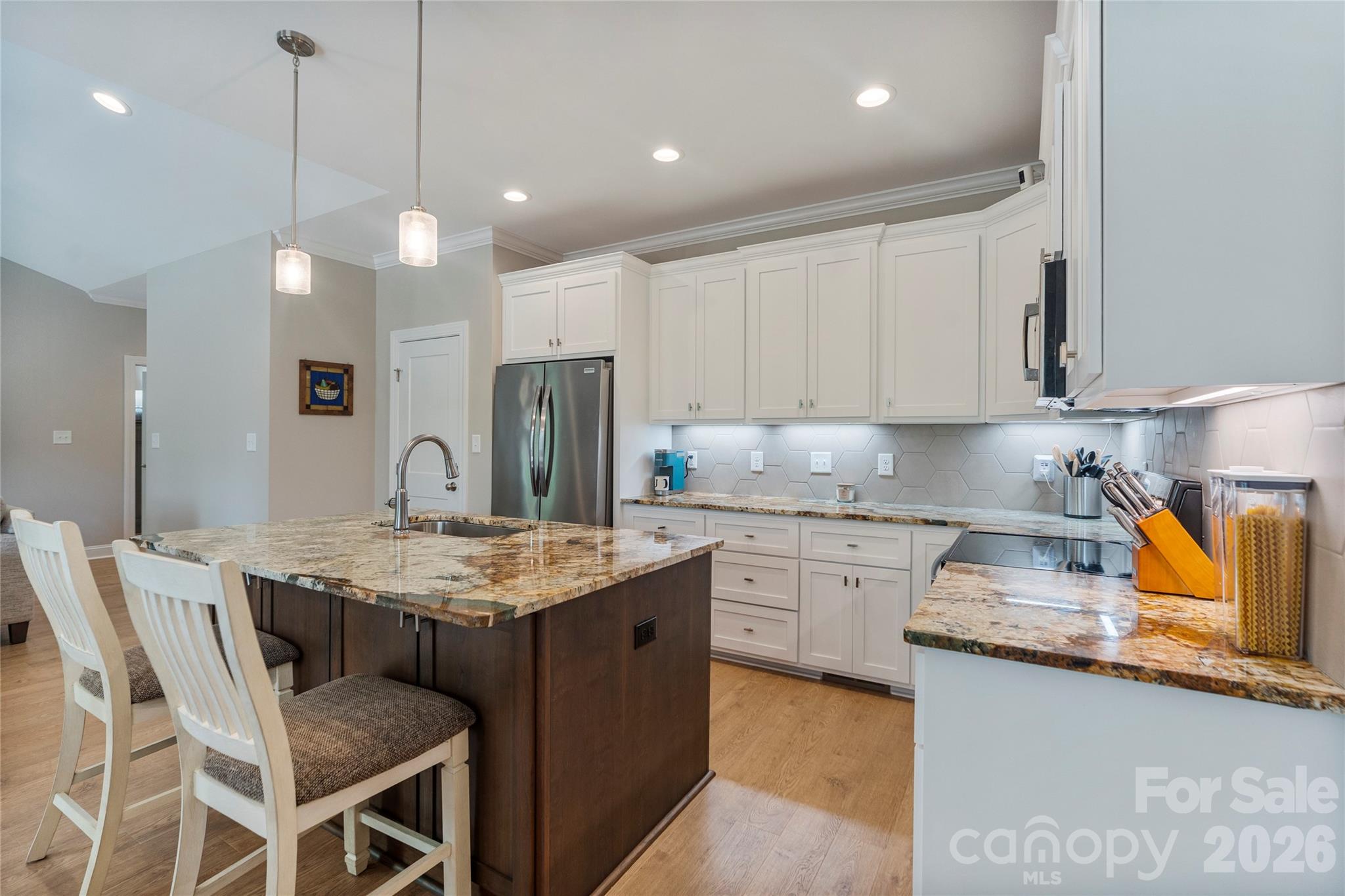 4944 Southview Drive — Hickory