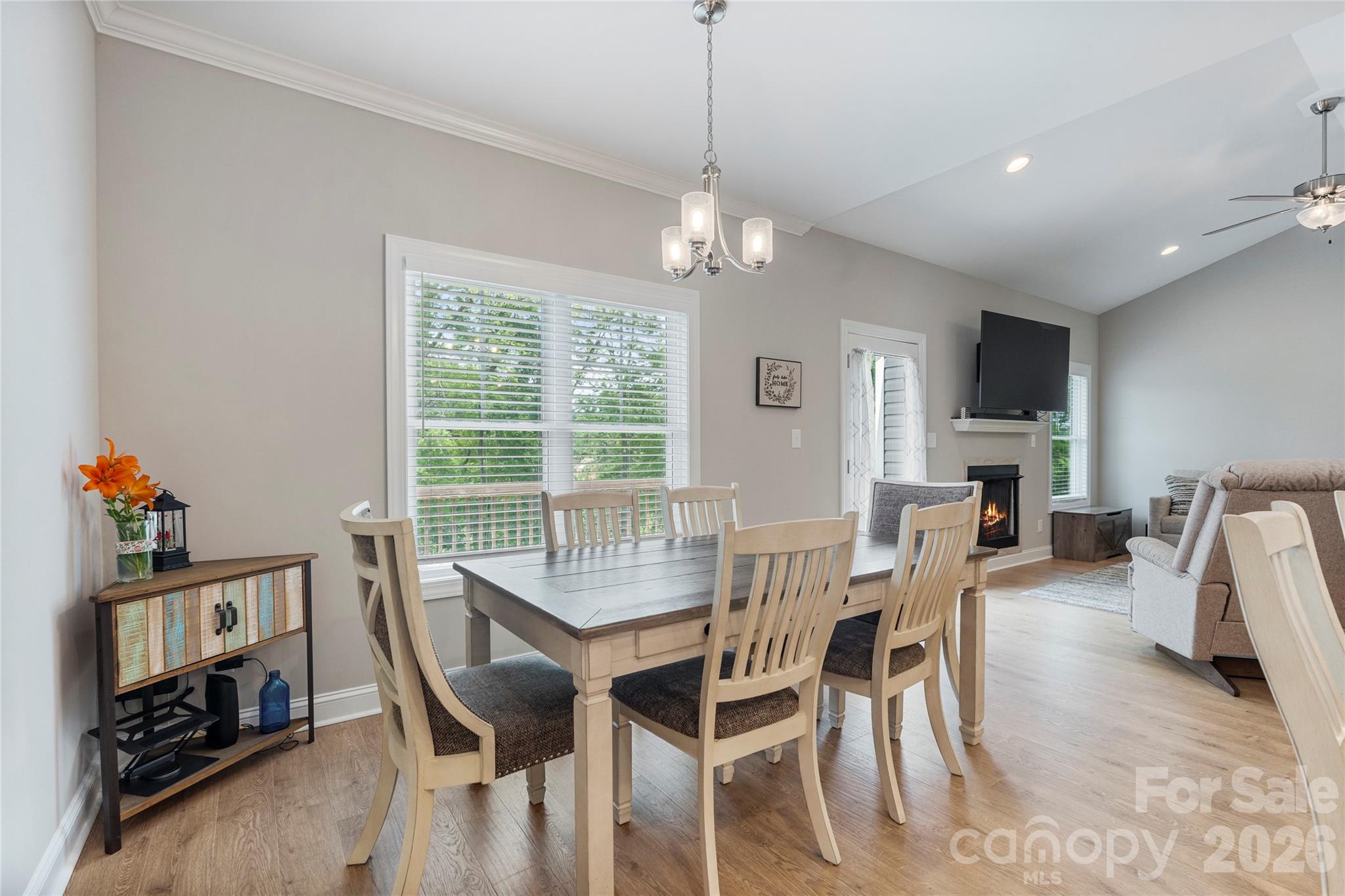 4944 Southview Drive — Hickory