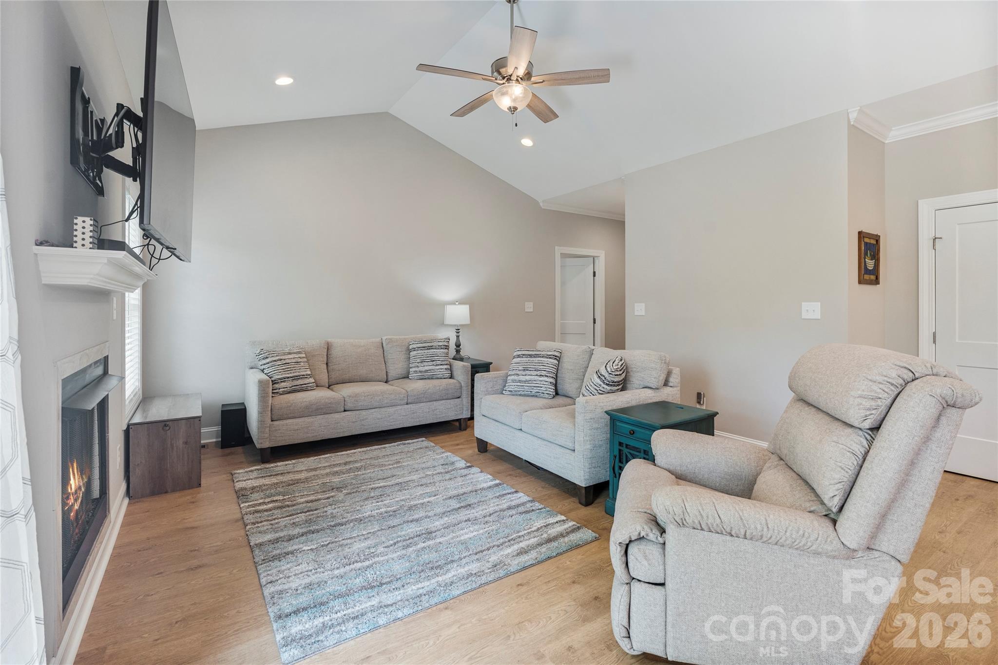 4944 Southview Drive — Hickory