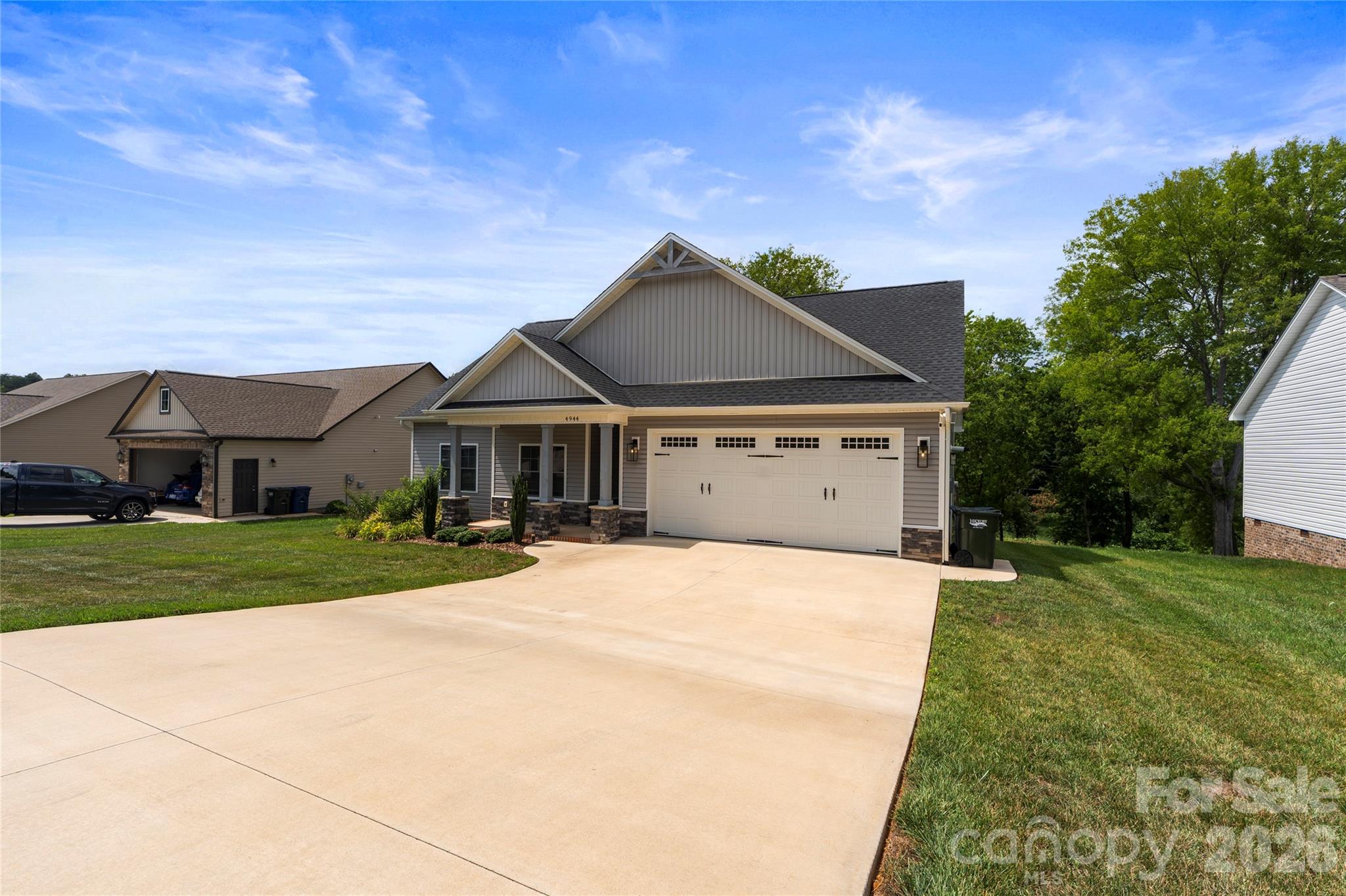4944 Southview Drive — Hickory