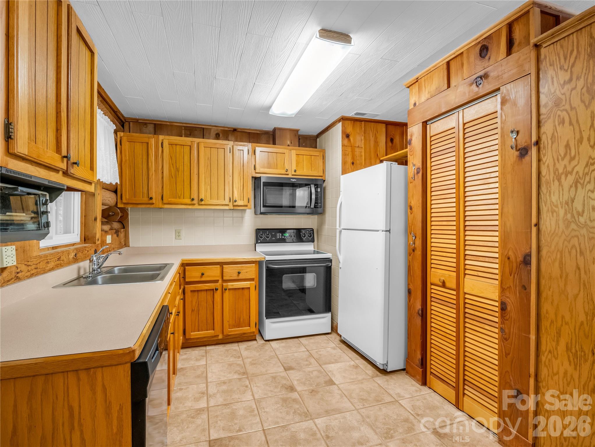 137 Amys Ridge Road — Lake Lure