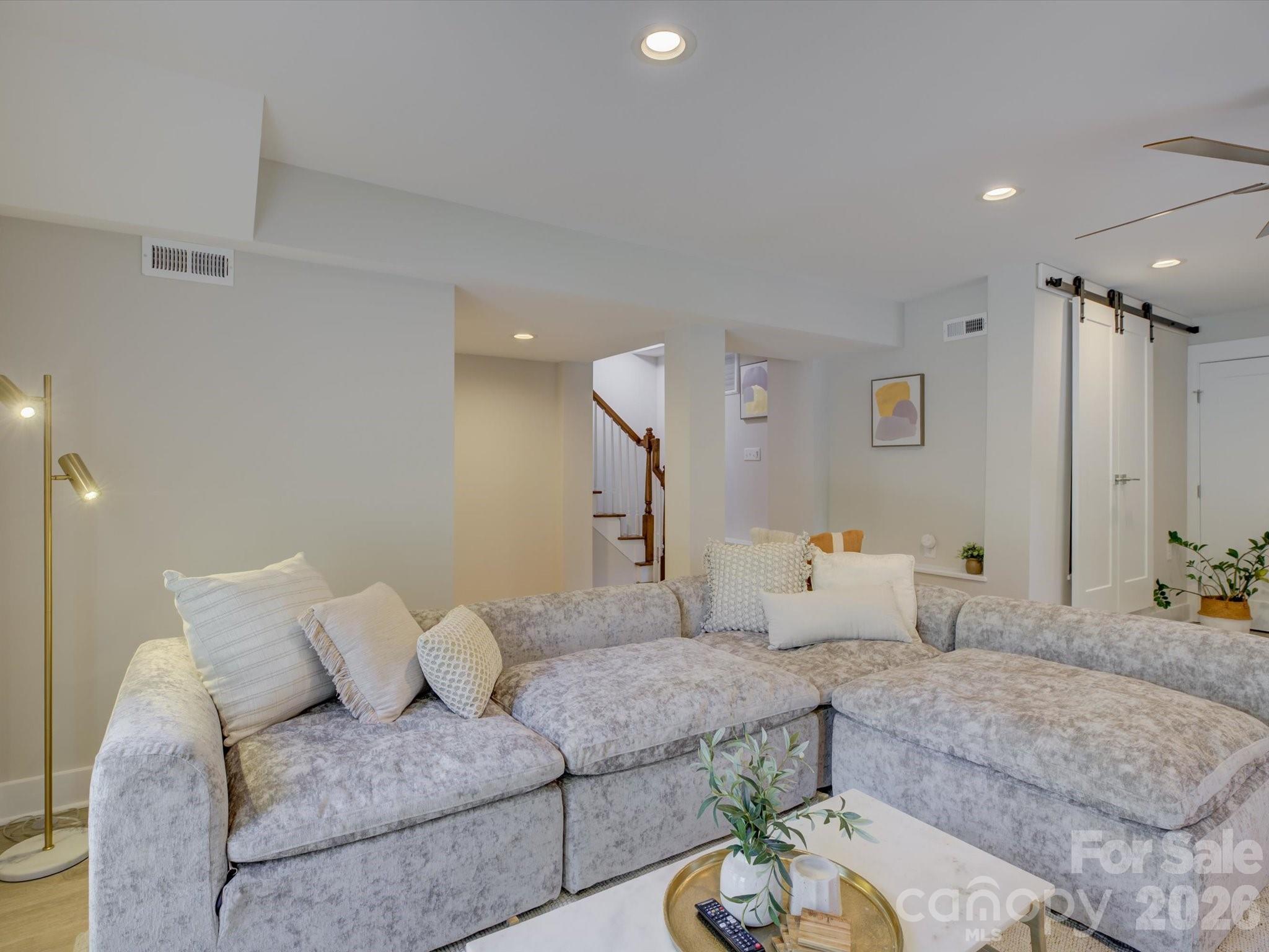 3423 Sudbury Road — Charlotte