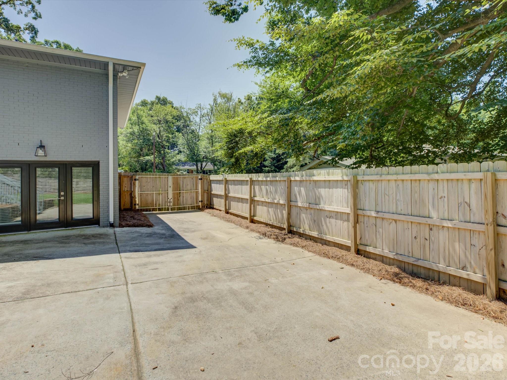 3423 Sudbury Road — Charlotte