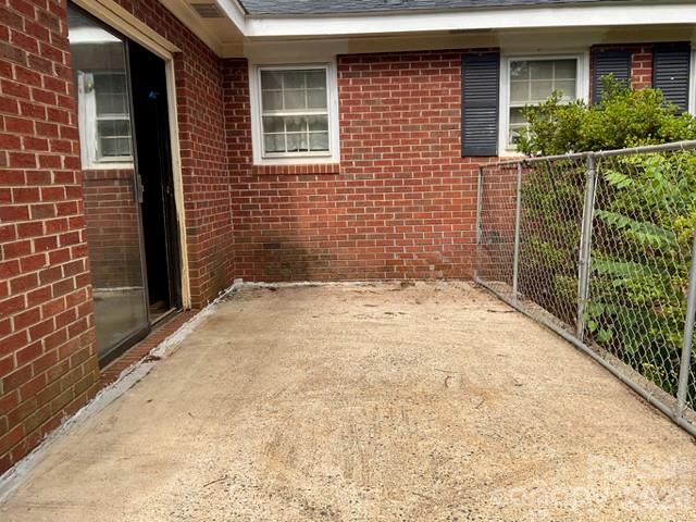 5521 Suttlemyre Lane — Hickory