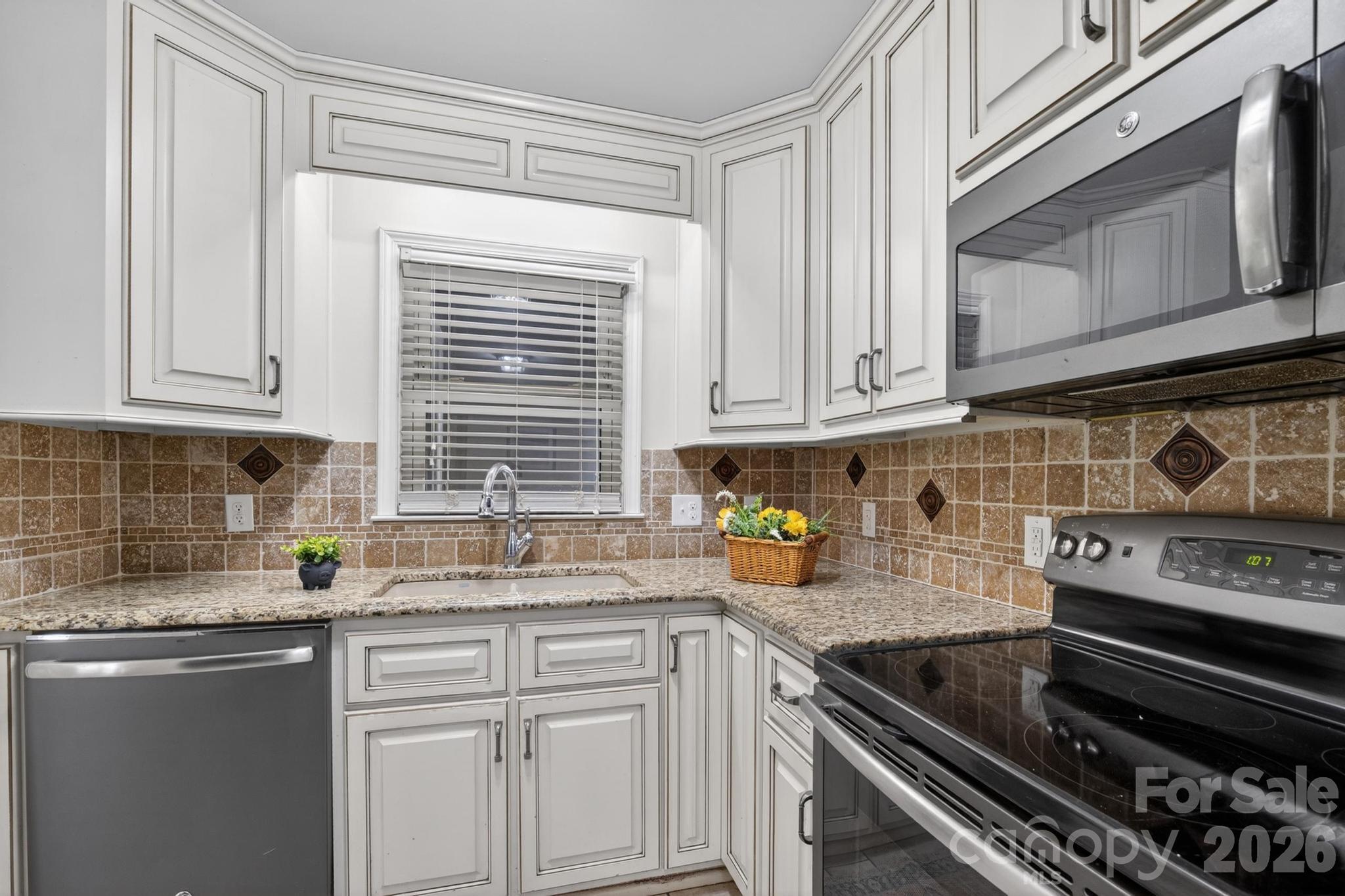 2411 Allendale Circle — Lenoir