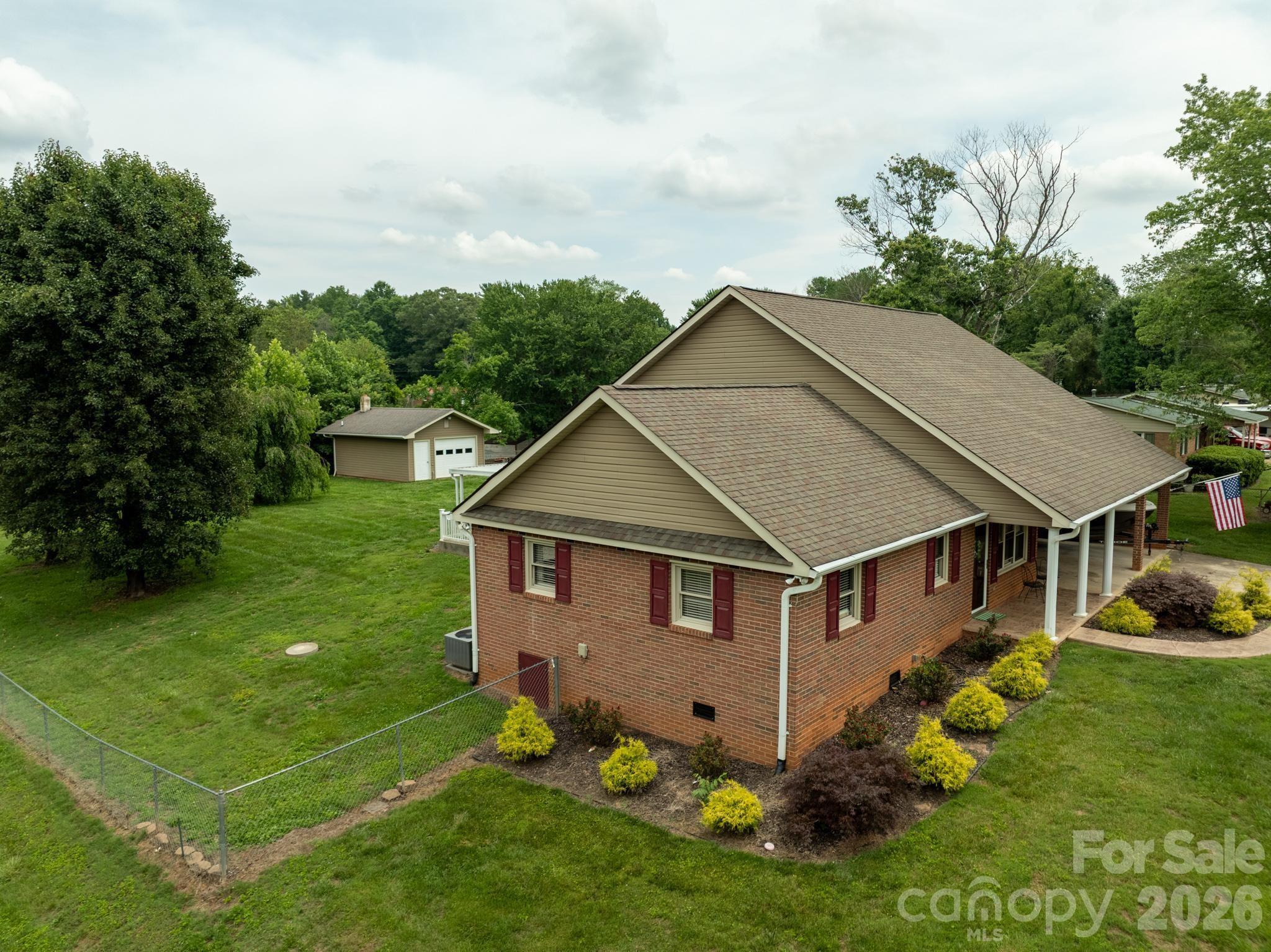2411 Allendale Circle — Lenoir