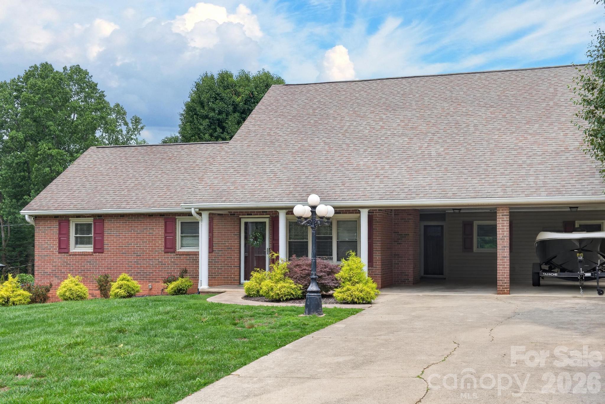2411 Allendale Circle — Lenoir