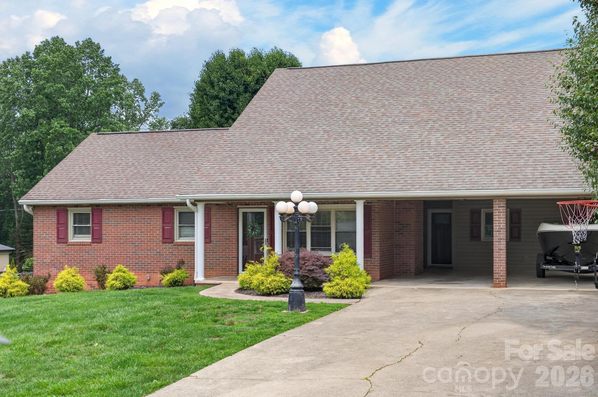 2411 Allendale Circle — Lenoir