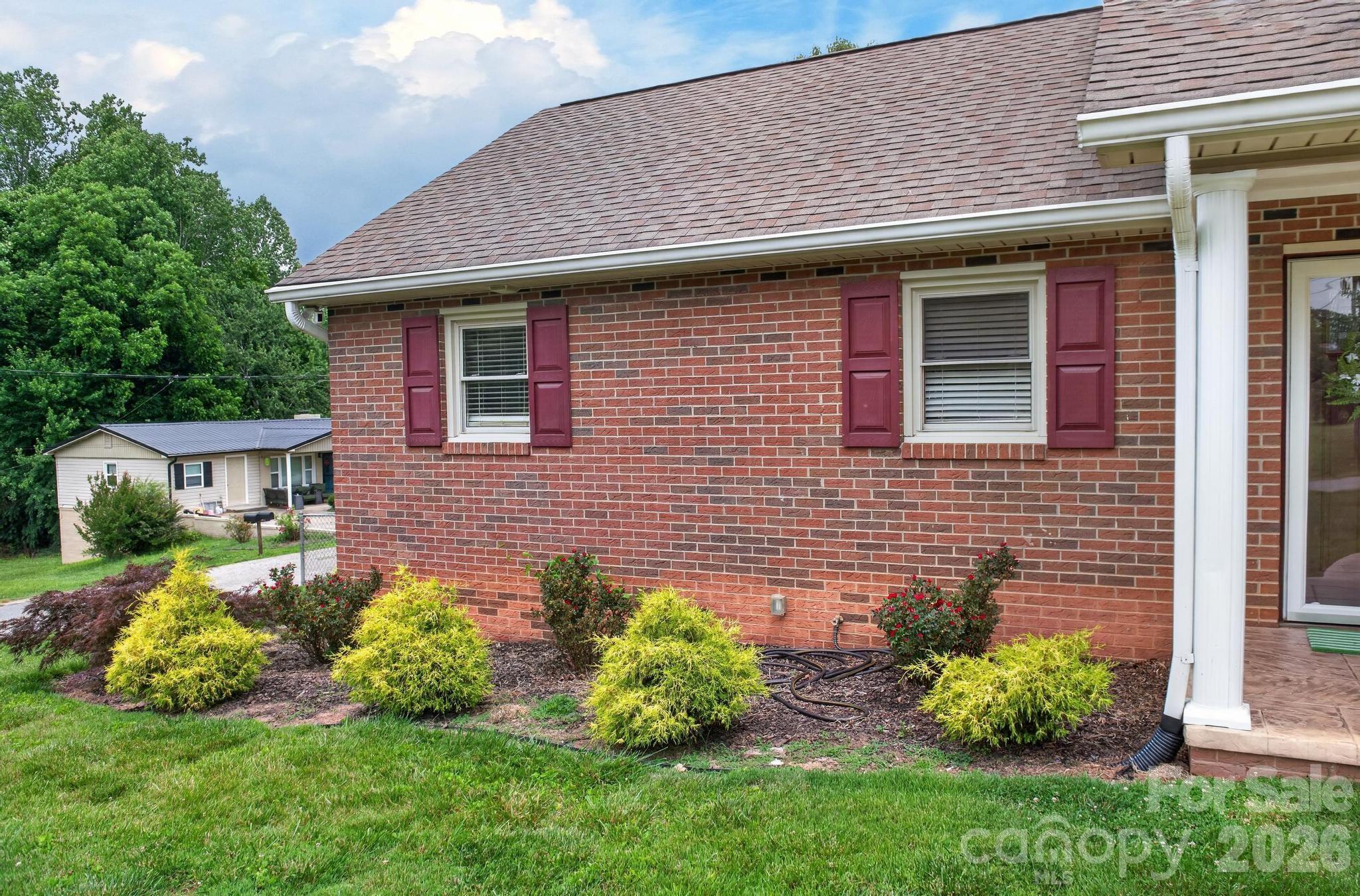 2411 Allendale Circle — Lenoir