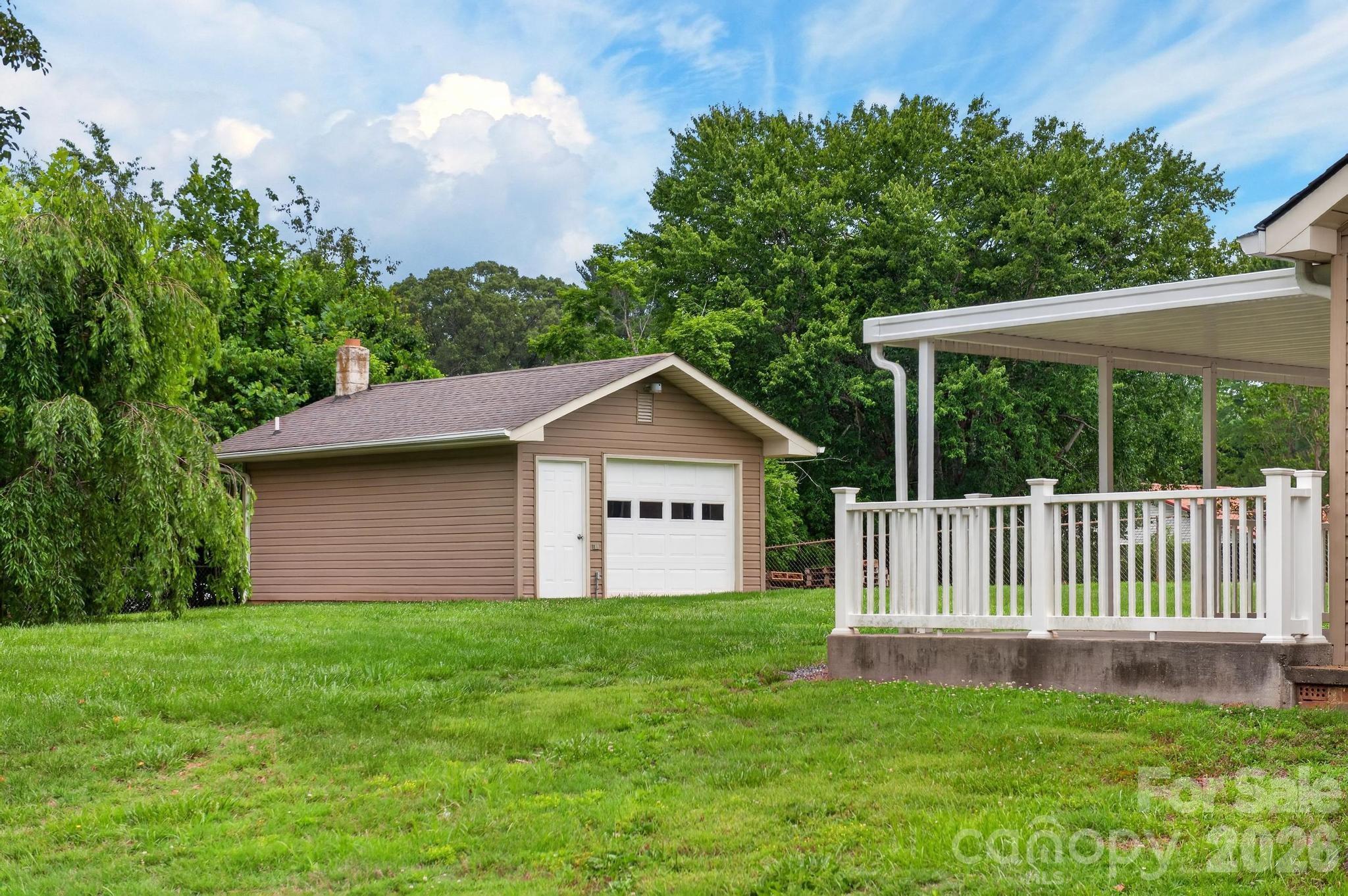2411 Allendale Circle — Lenoir