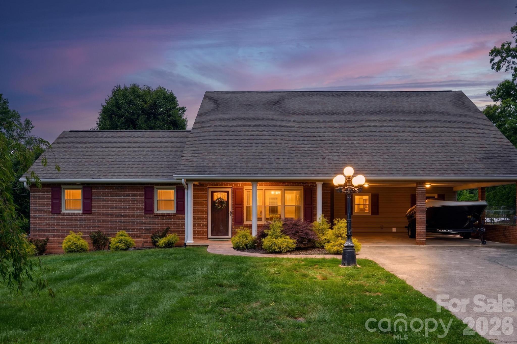 2411 Allendale Circle — Lenoir