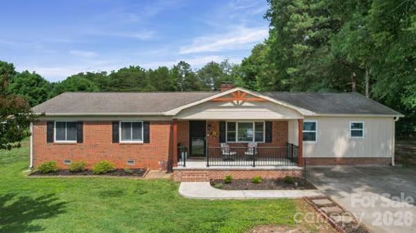 138 Shumaker Drive — Statesville