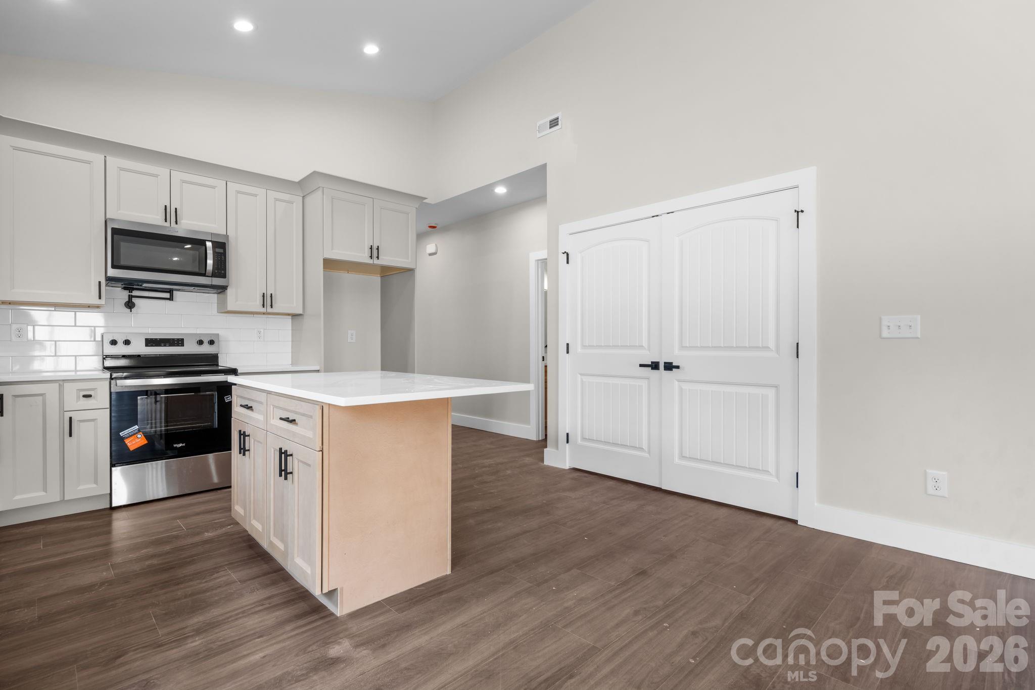 909 Overlook Drive SW — Lenoir