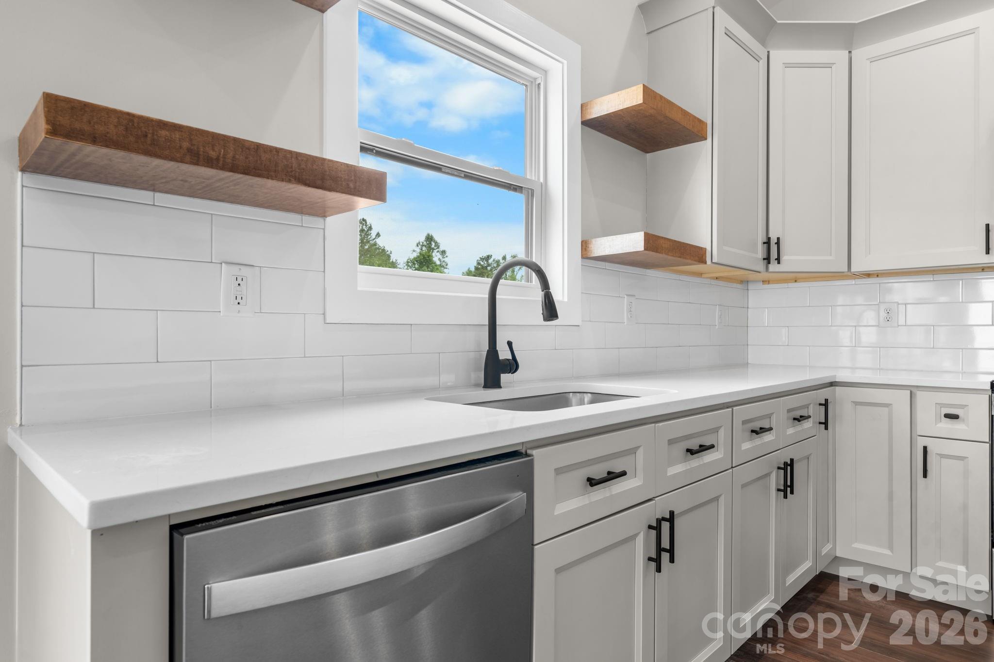 909 Overlook Drive SW — Lenoir