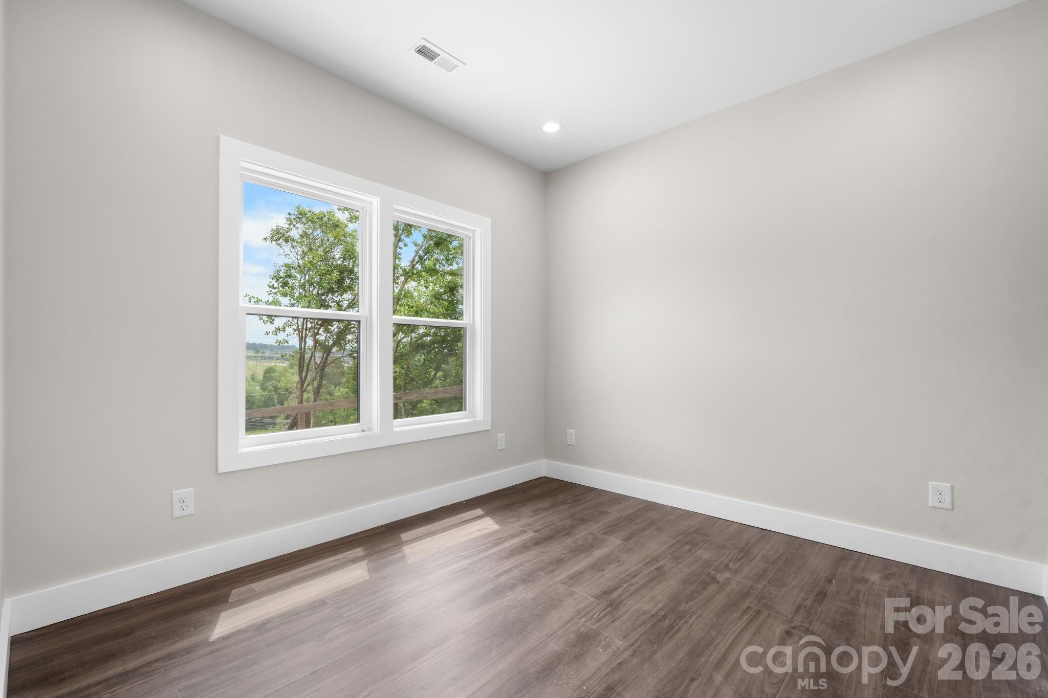 909 Overlook Drive SW — Lenoir