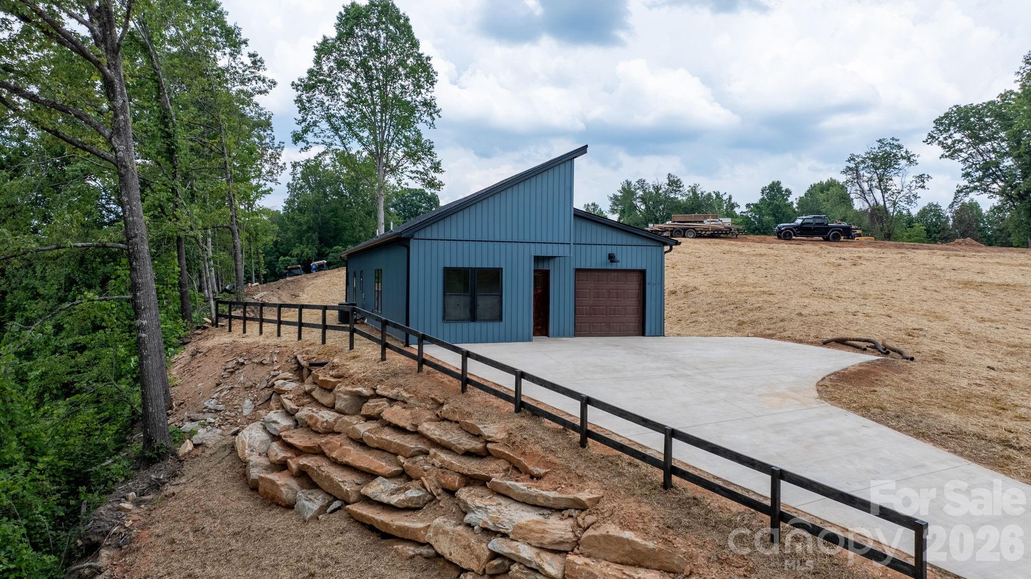 909 Overlook Drive SW — Lenoir