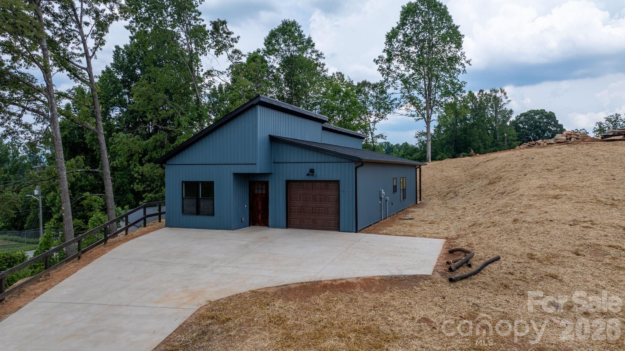 909 Overlook Drive SW — Lenoir