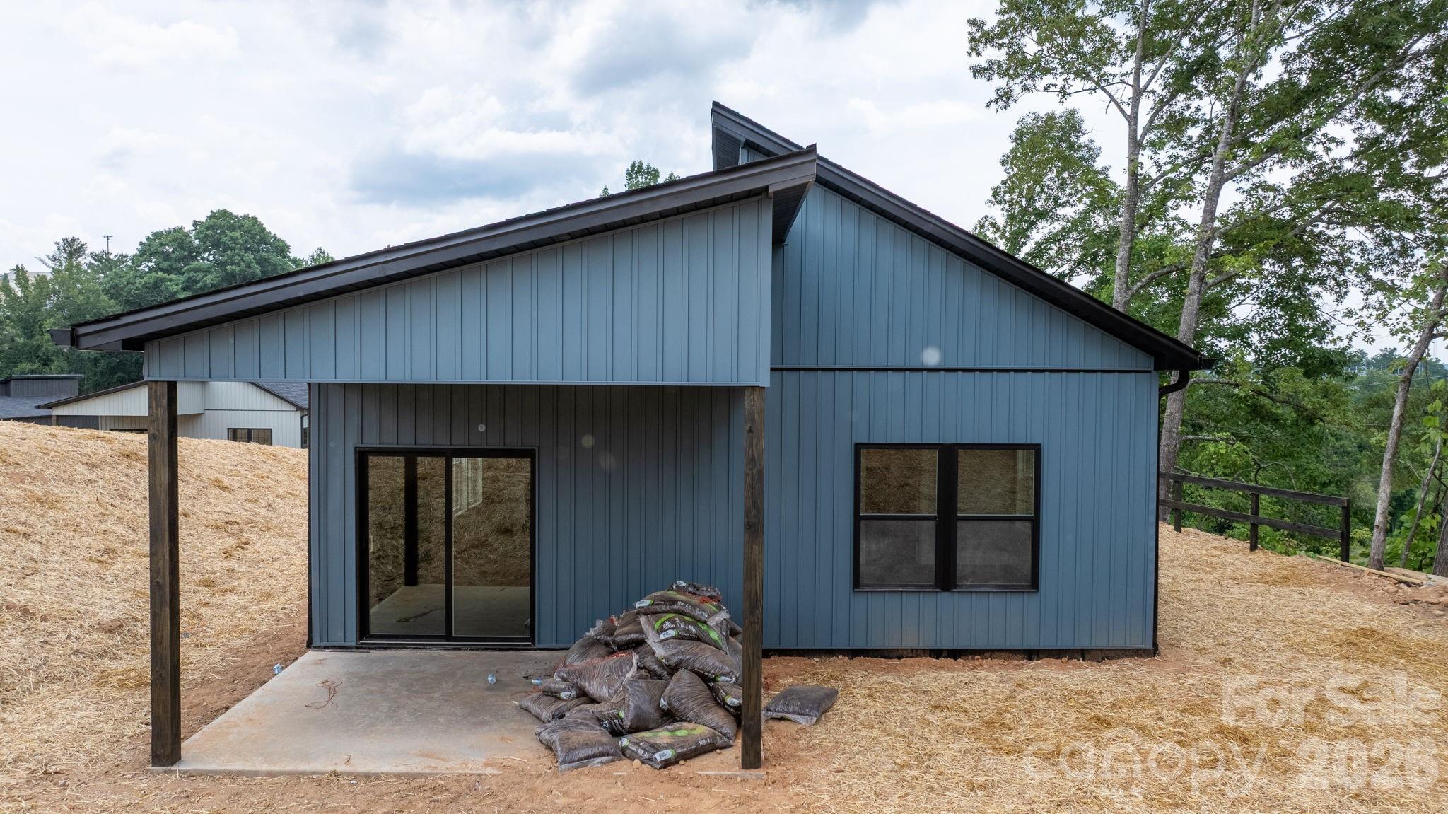 909 Overlook Drive SW — Lenoir