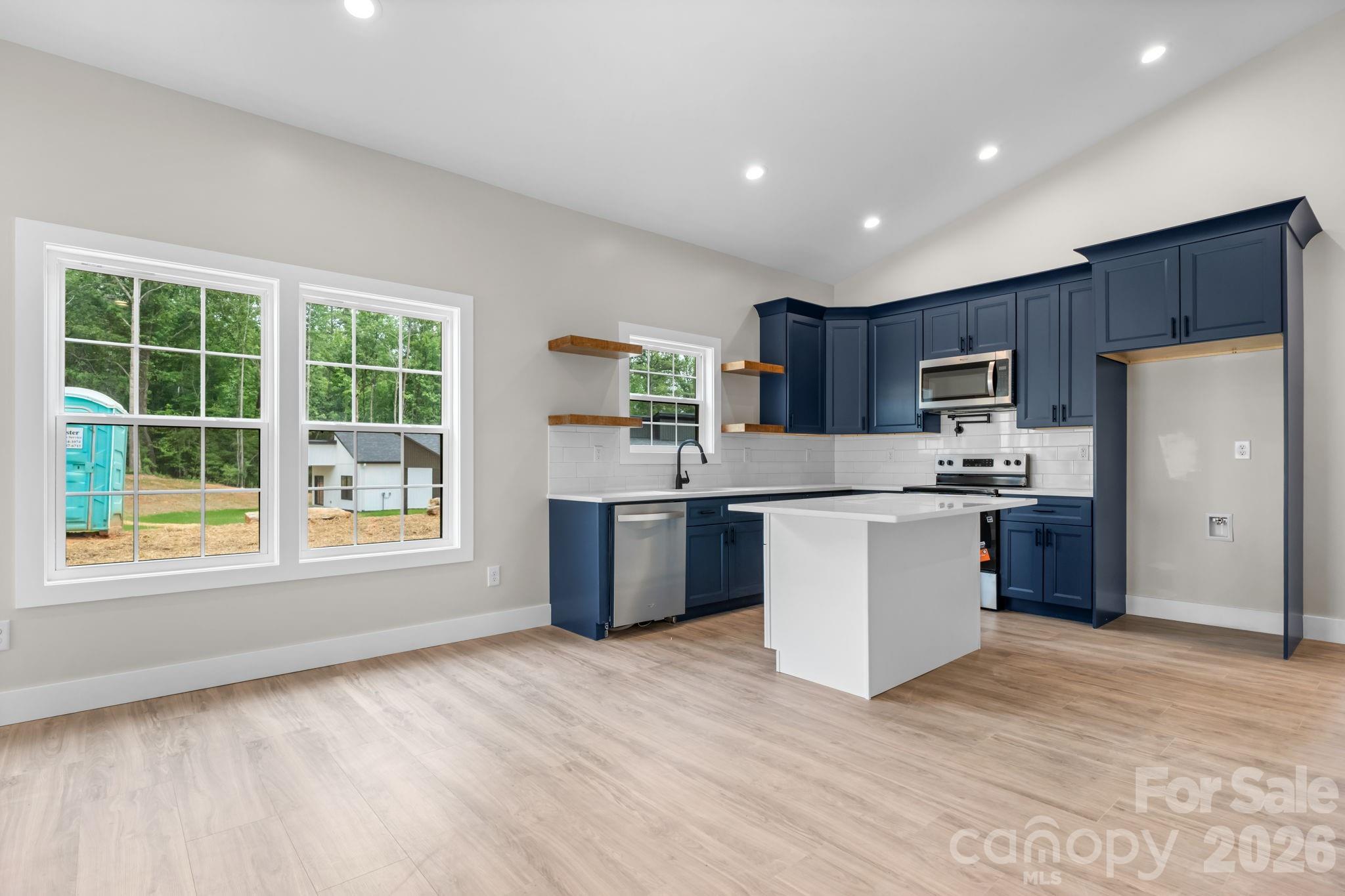 913 Overlook Drive SW — Lenoir
