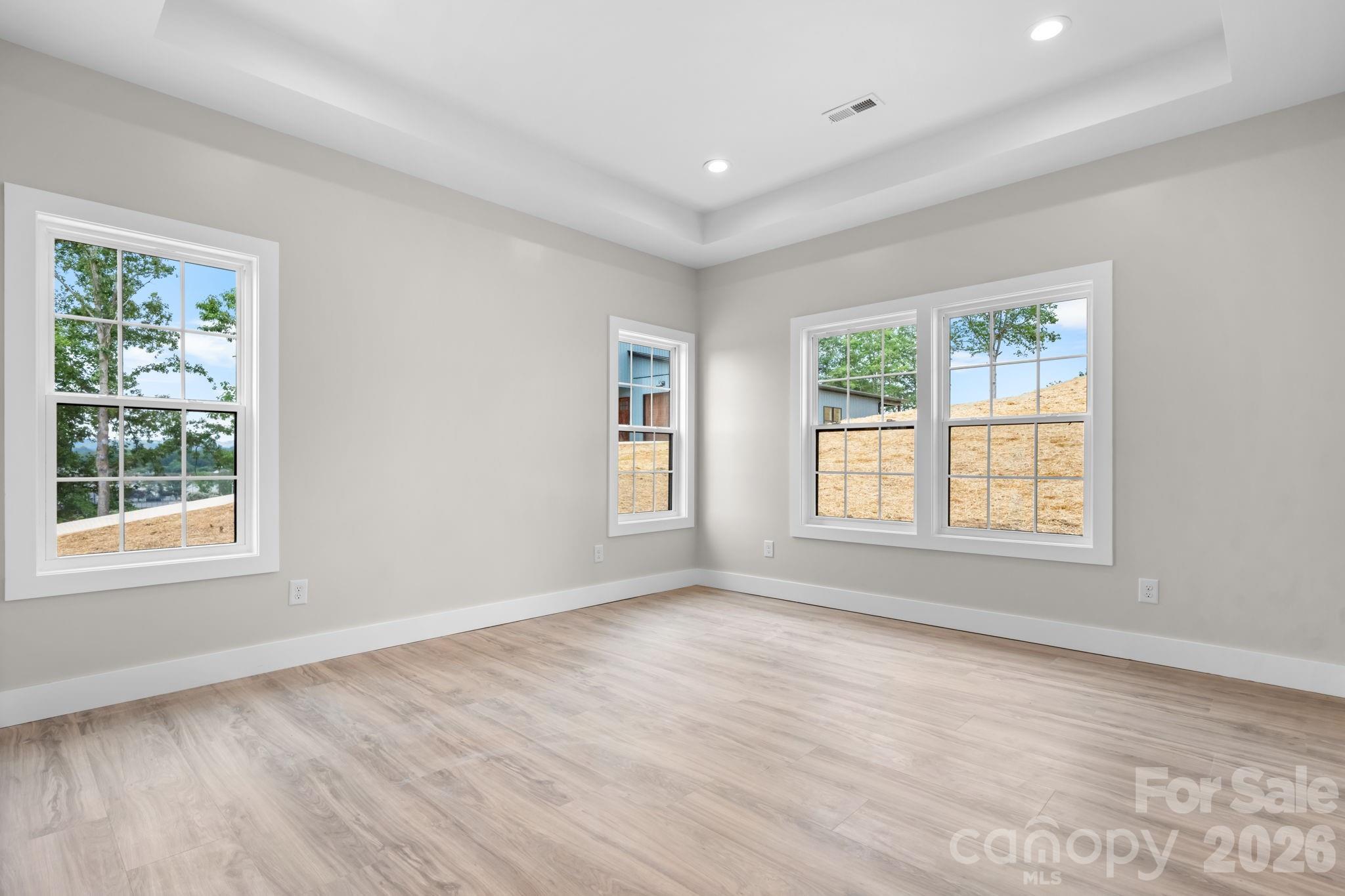 913 Overlook Drive SW — Lenoir