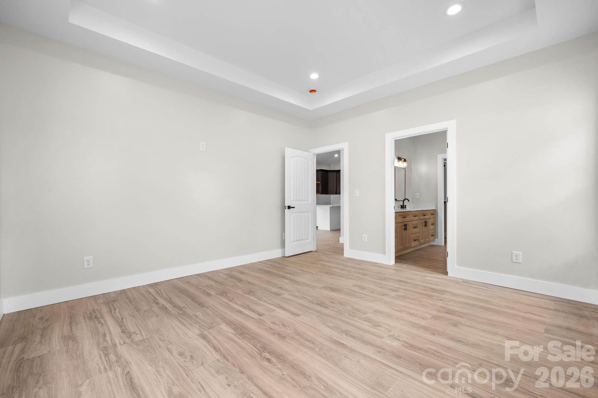 913 Overlook Drive SW — Lenoir