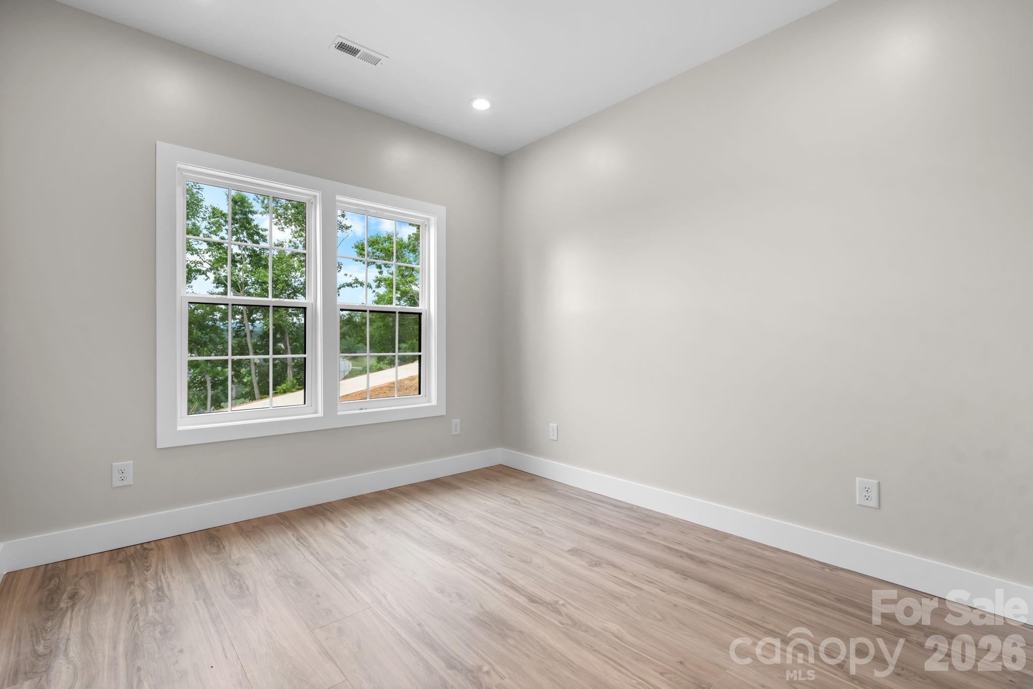 913 Overlook Drive SW — Lenoir