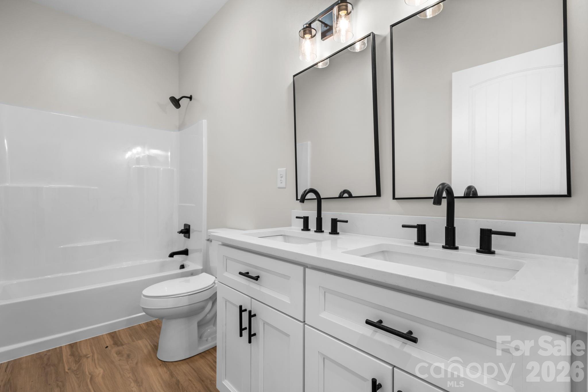 913 Overlook Drive SW — Lenoir
