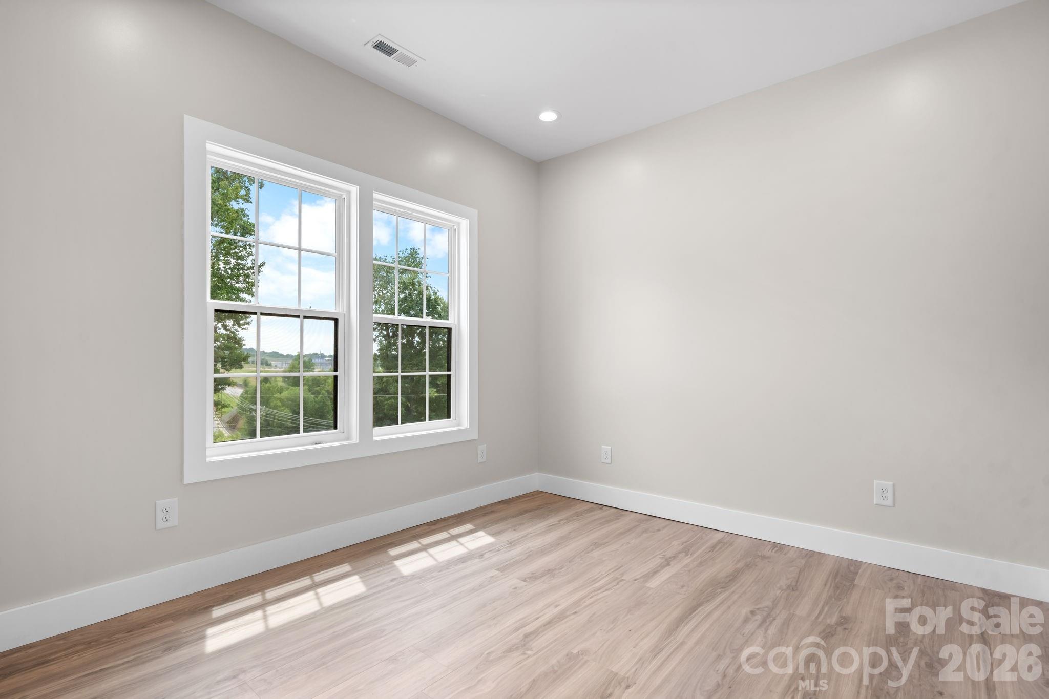 913 Overlook Drive SW — Lenoir