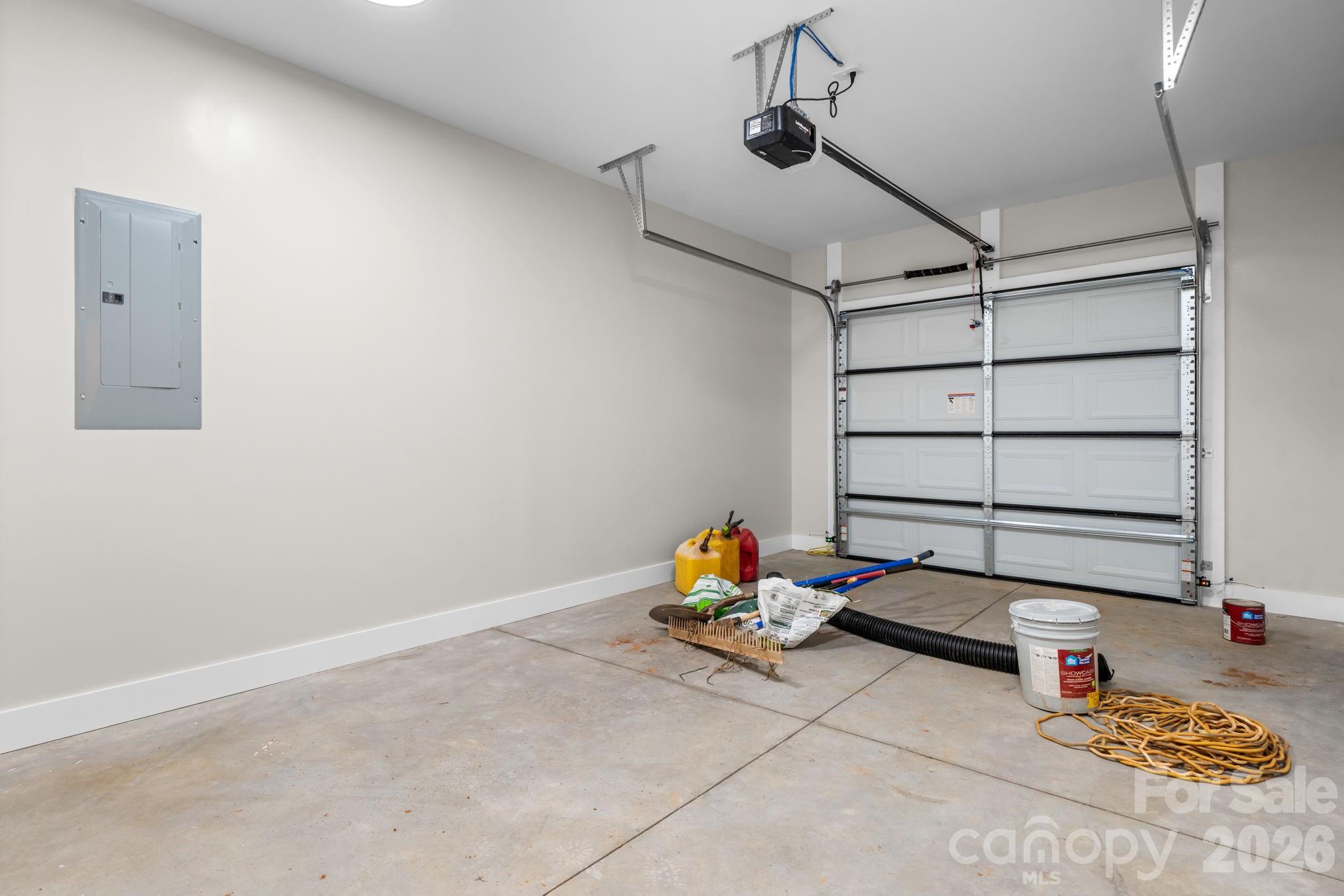 913 Overlook Drive SW — Lenoir