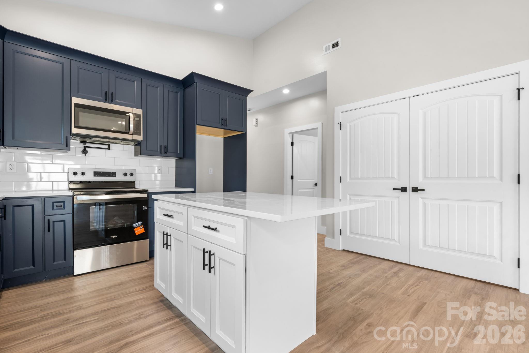 913 Overlook Drive SW — Lenoir